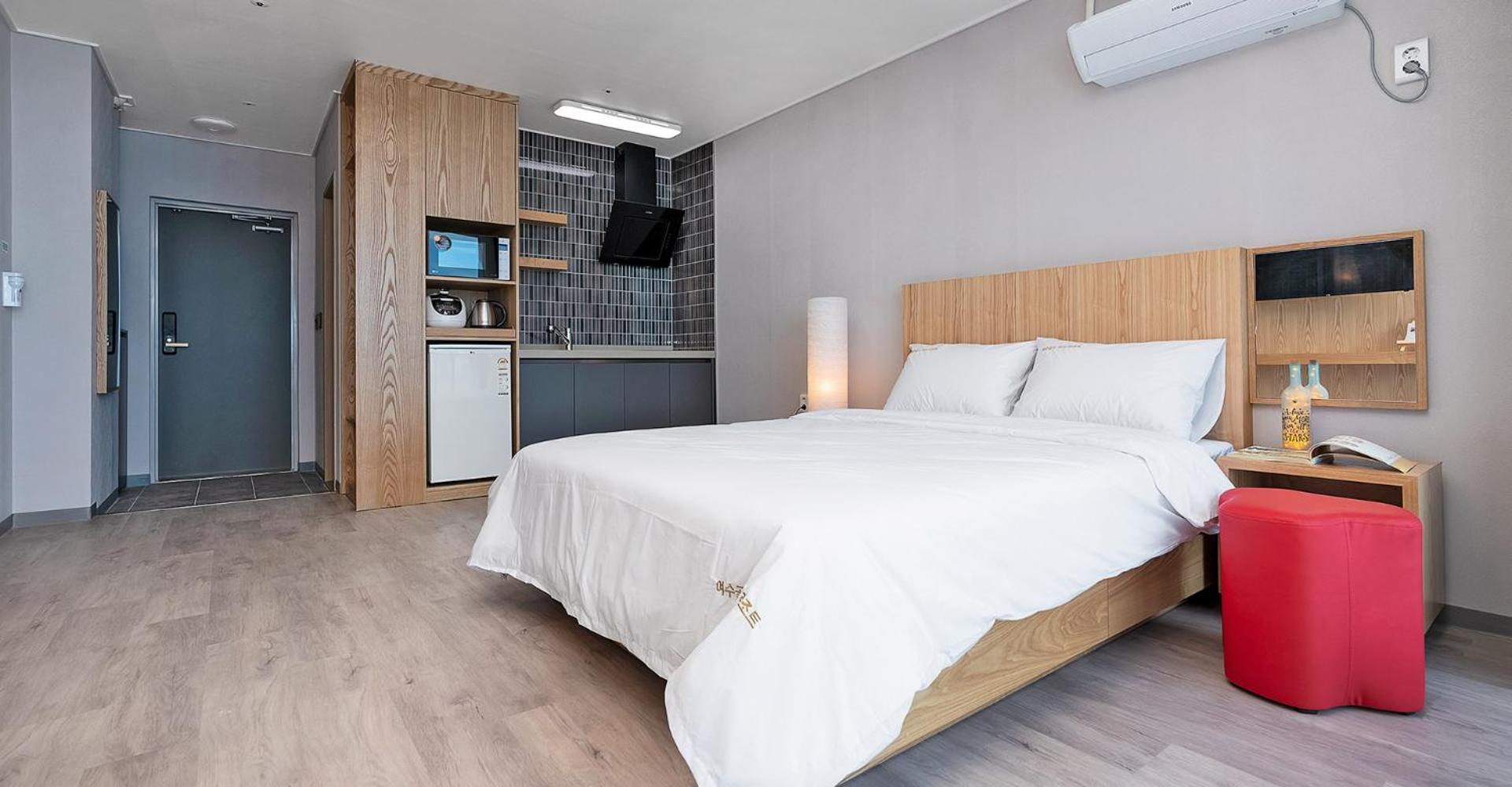 Double Room with Sea View - Photo 6