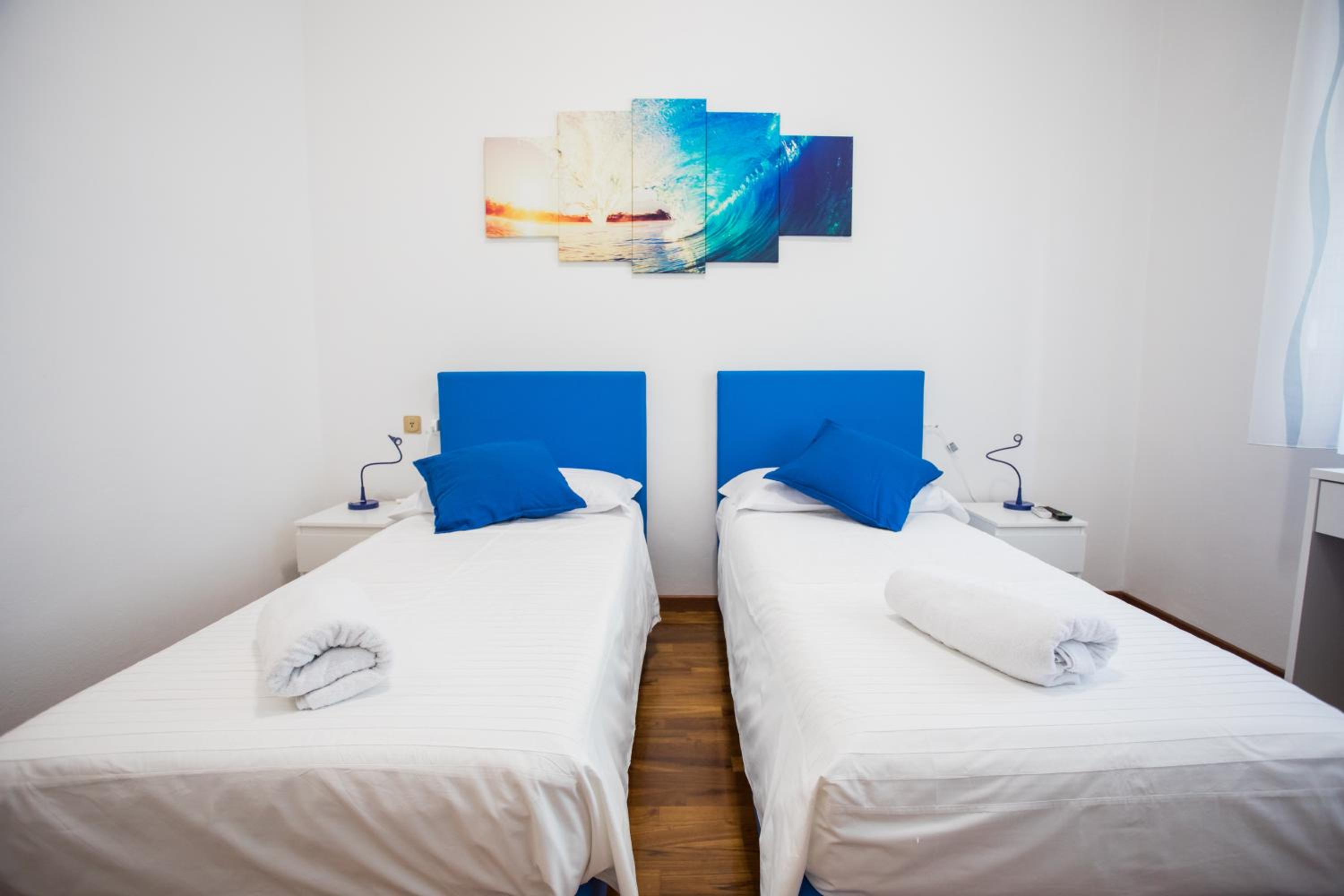 Double or Twin Room with Private Bathroom - Photo 1