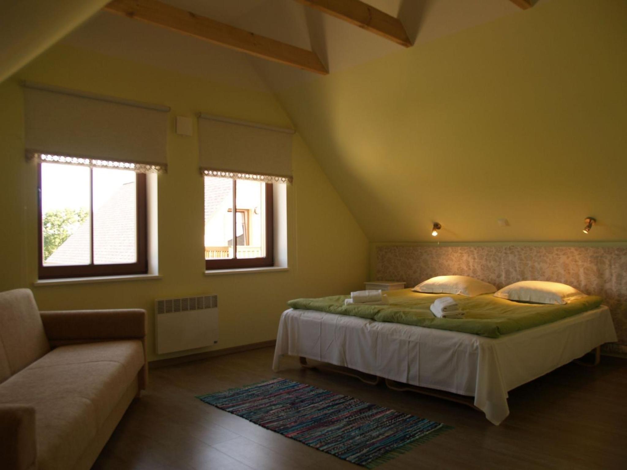 Large Twin Room - Photo 1