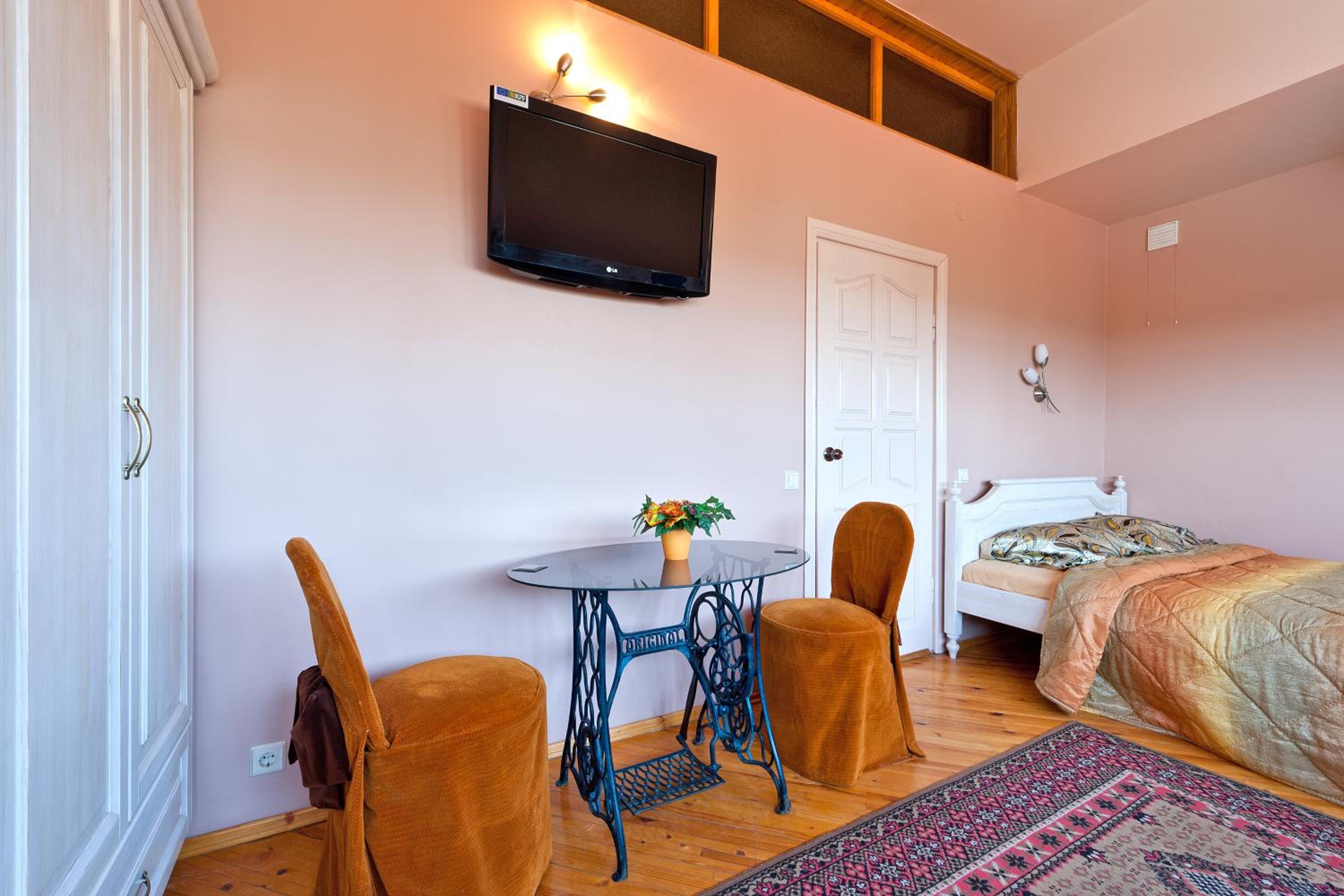 Triple Room (2 Adults + 1 Child) - Photo 4