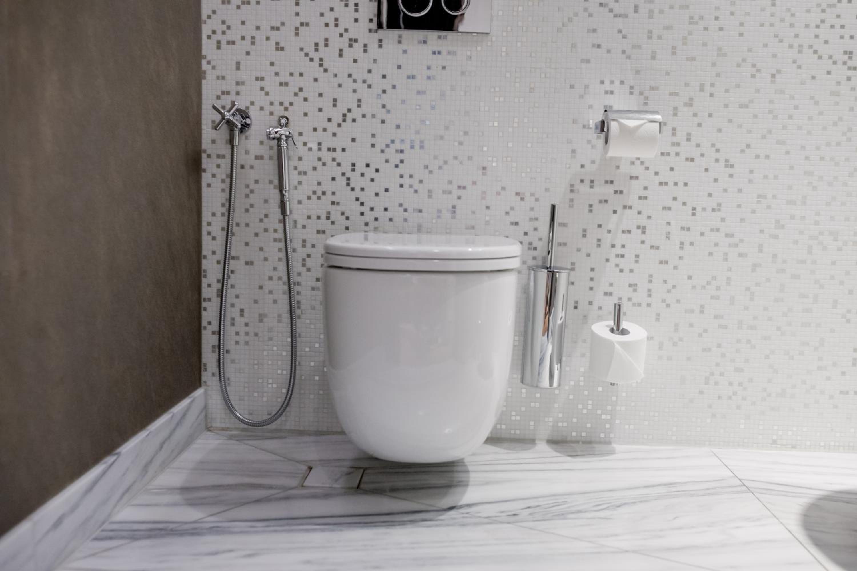 Luxury Living Studio with Kitchenette thumbnail 6