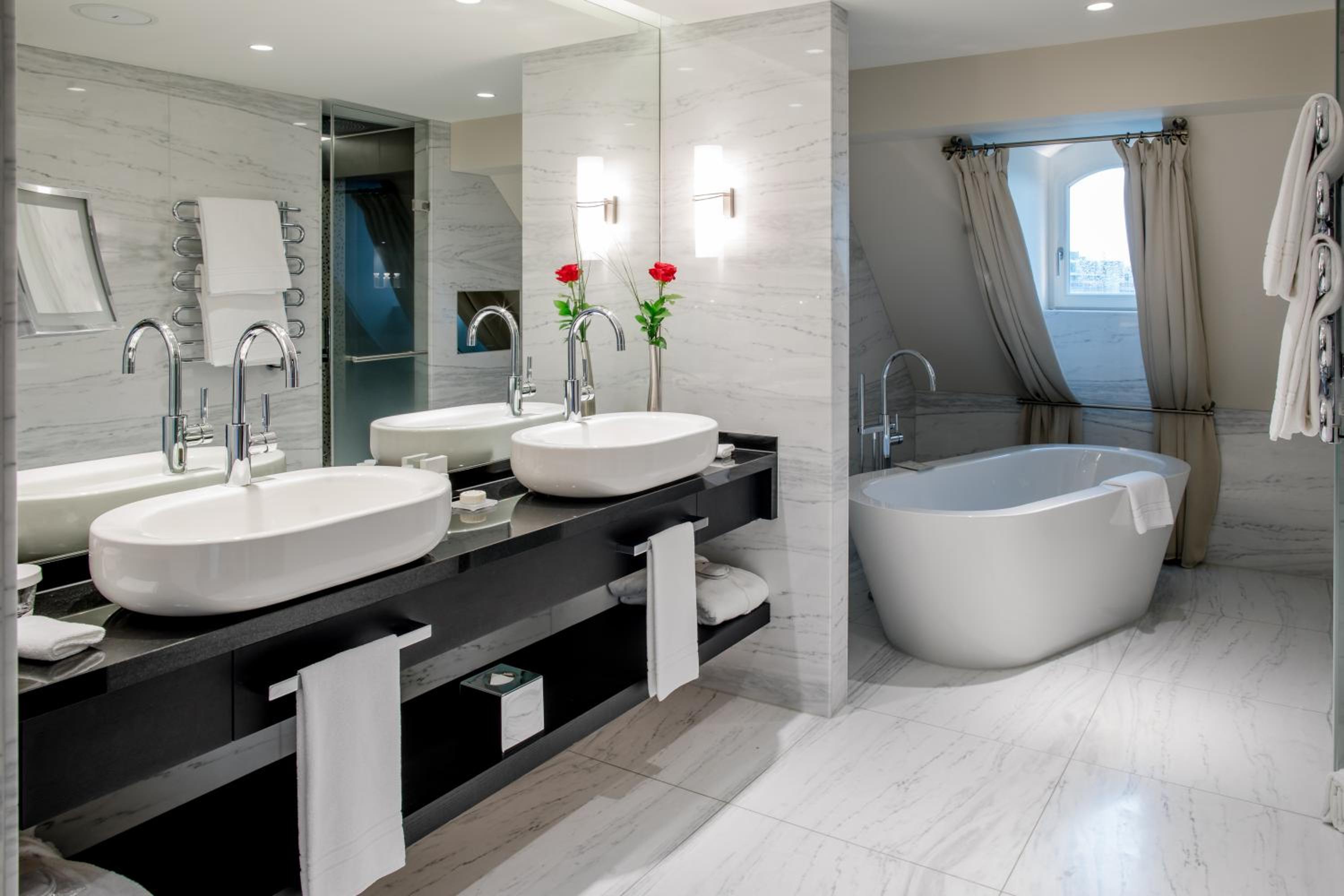 Luxury Living Studio with Kitchenette