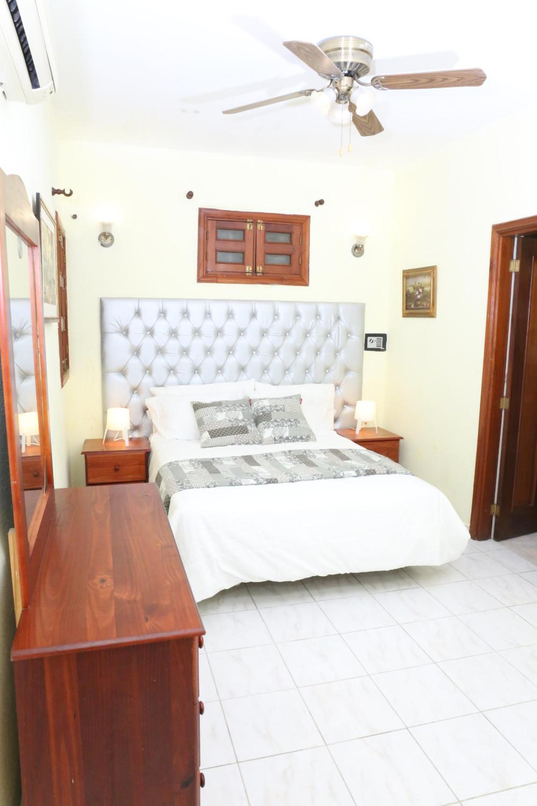 Budget Double Room photo 3