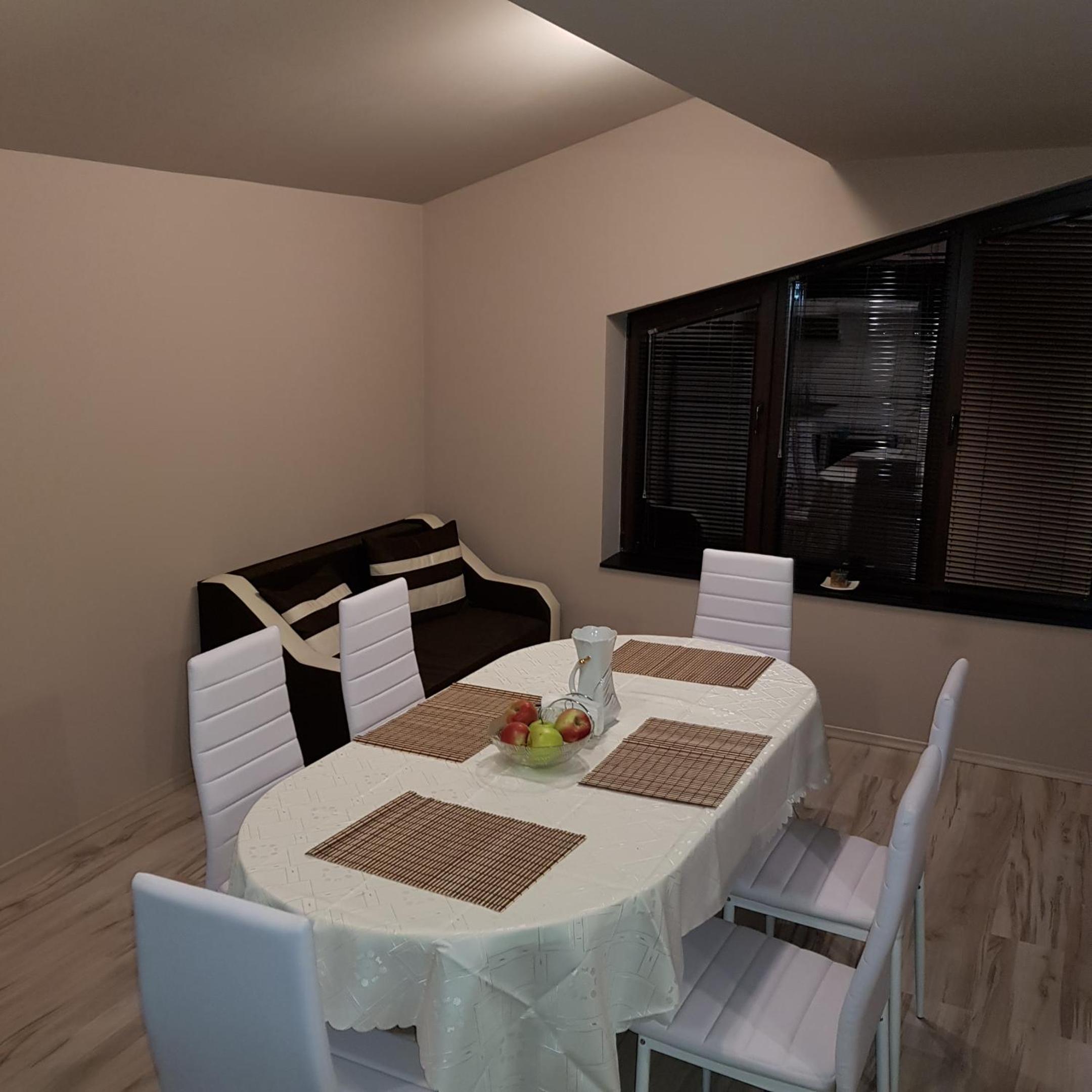 Apartment with Mountain View - Photo 4