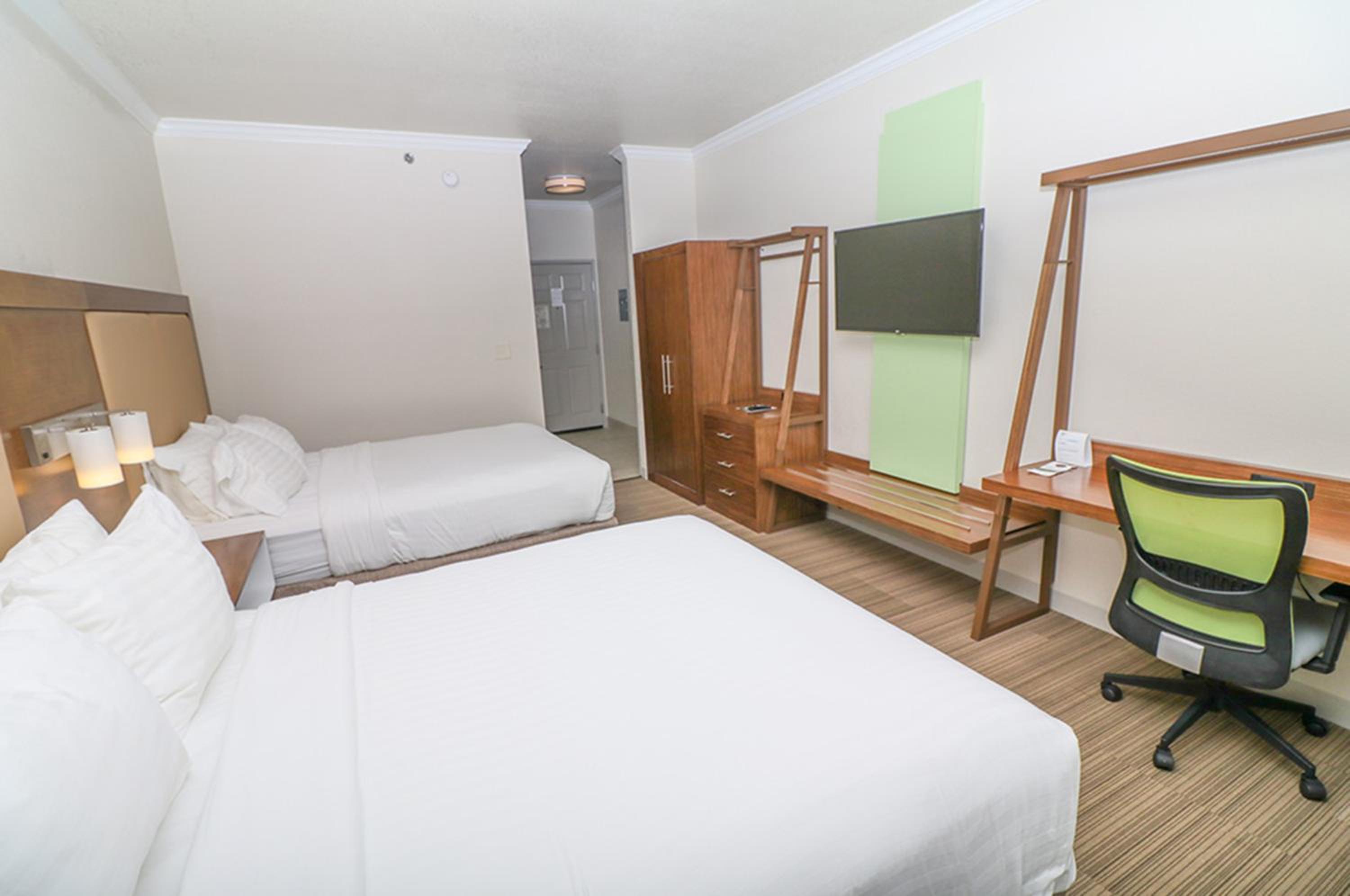 Standard Room with Two Queen Beds - Photo 1