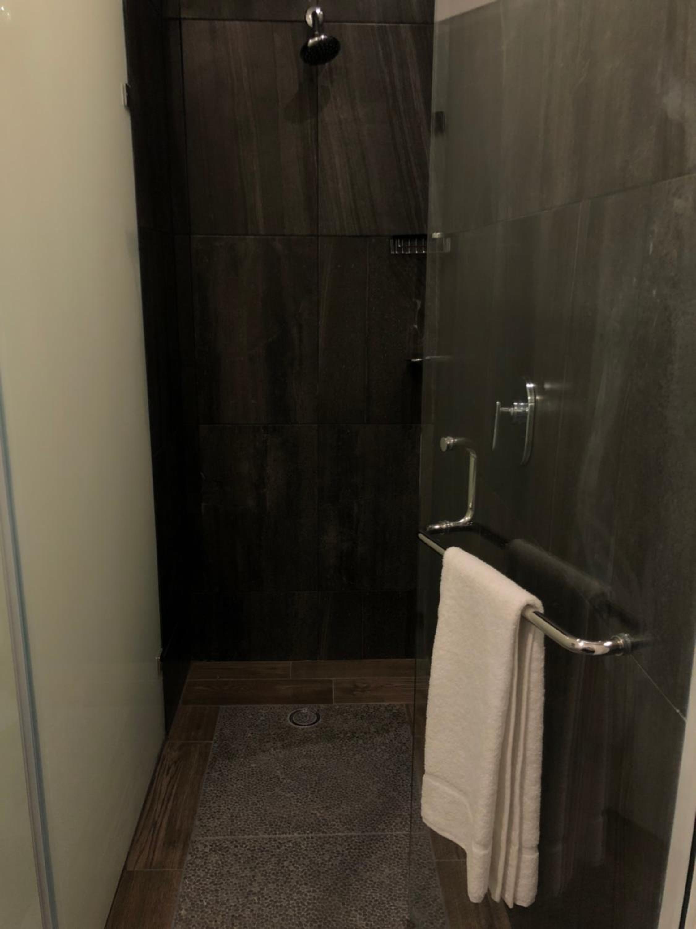 Deluxe Junior Suite - Photo 12