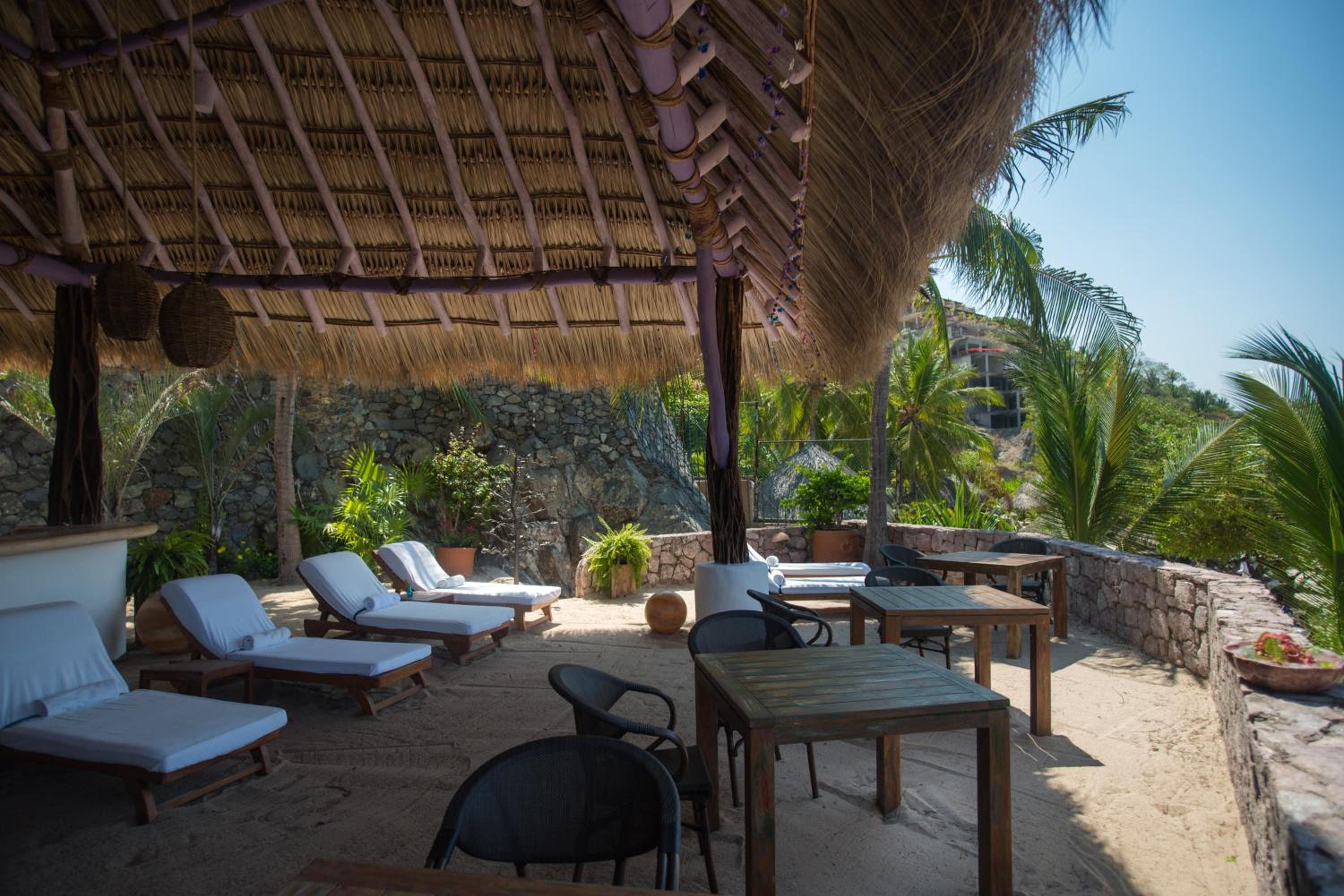 Four-Bedroom Villa - Oceanfront - Photo 16