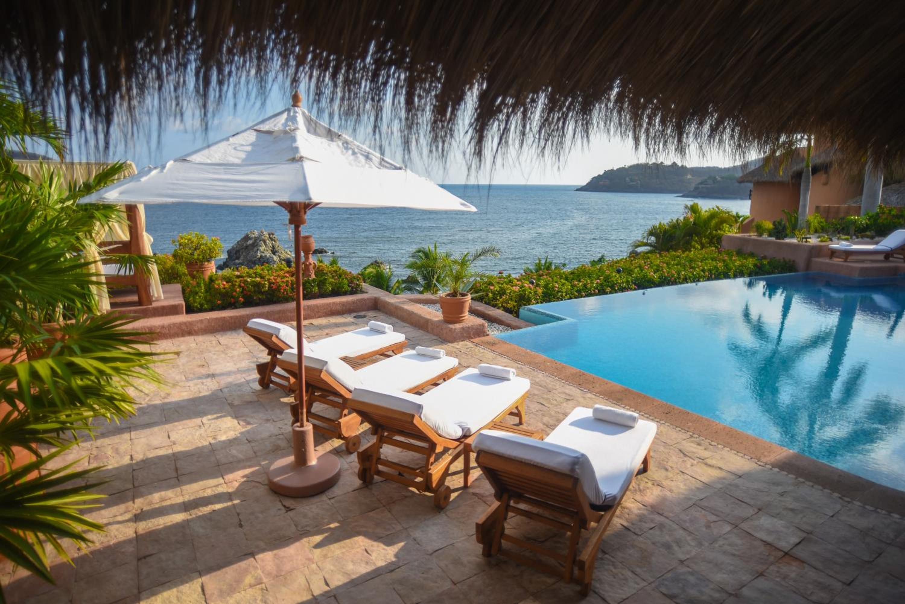 Four-Bedroom Villa - Oceanfront - Photo 13
