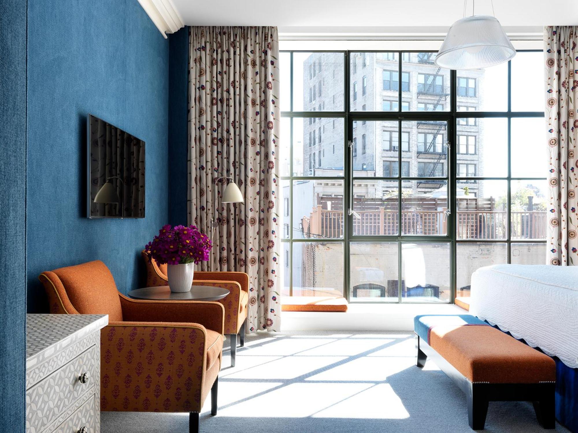 Deluxe King Room photo 3
