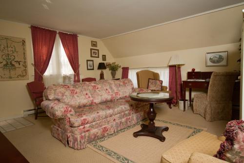 Family Room photo 1