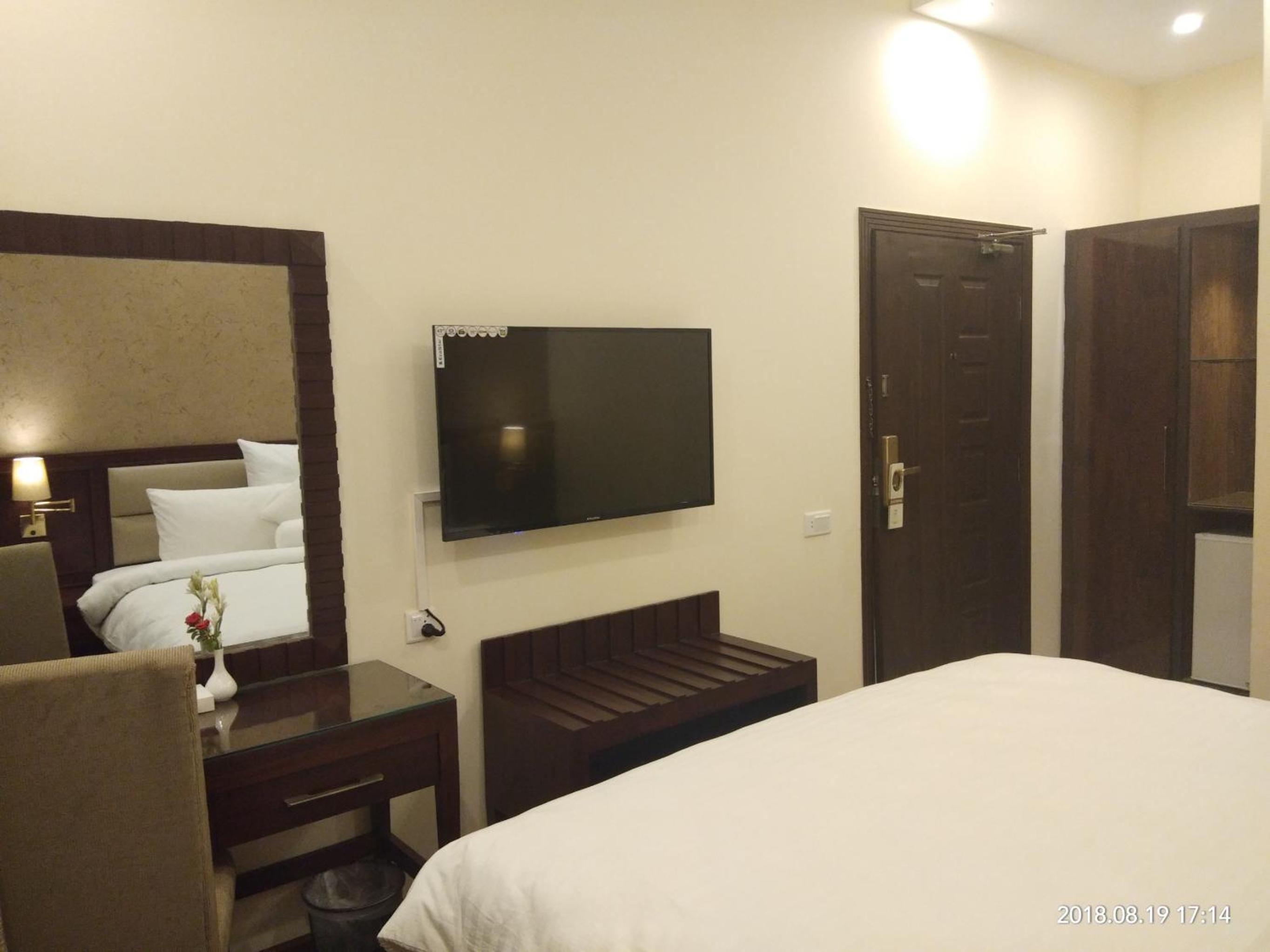 Deluxe Single Room