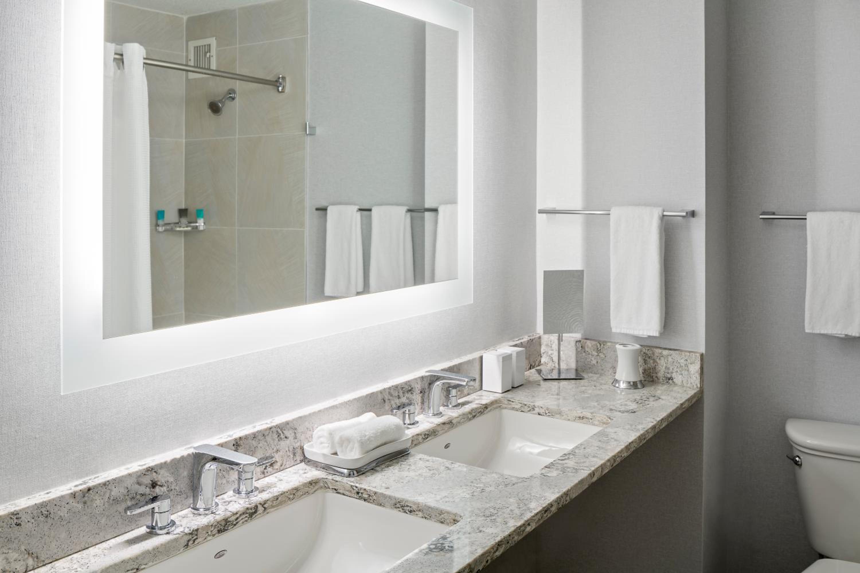 Suite - Photo 2