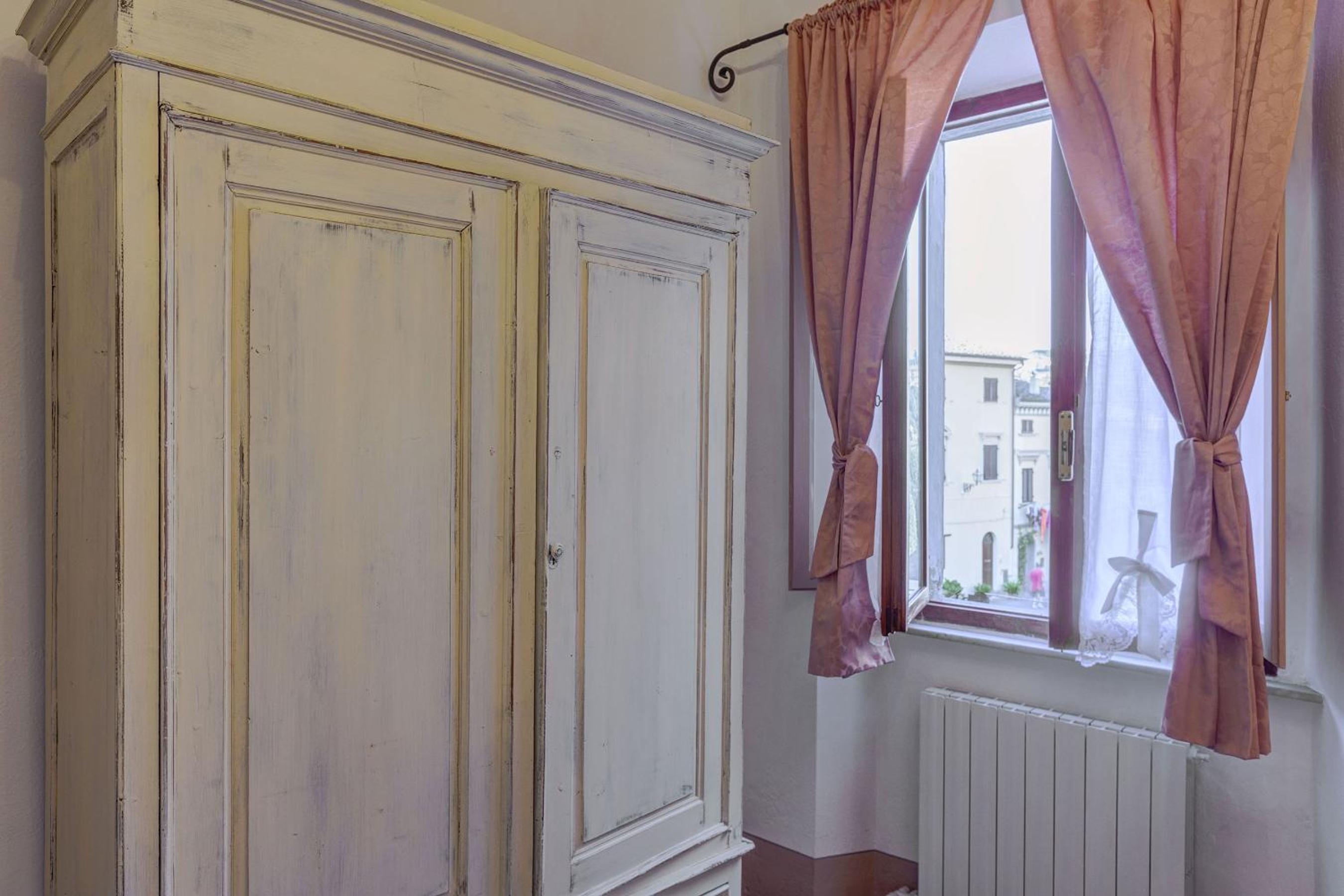 One-Bedroom Apartment - Photo 10