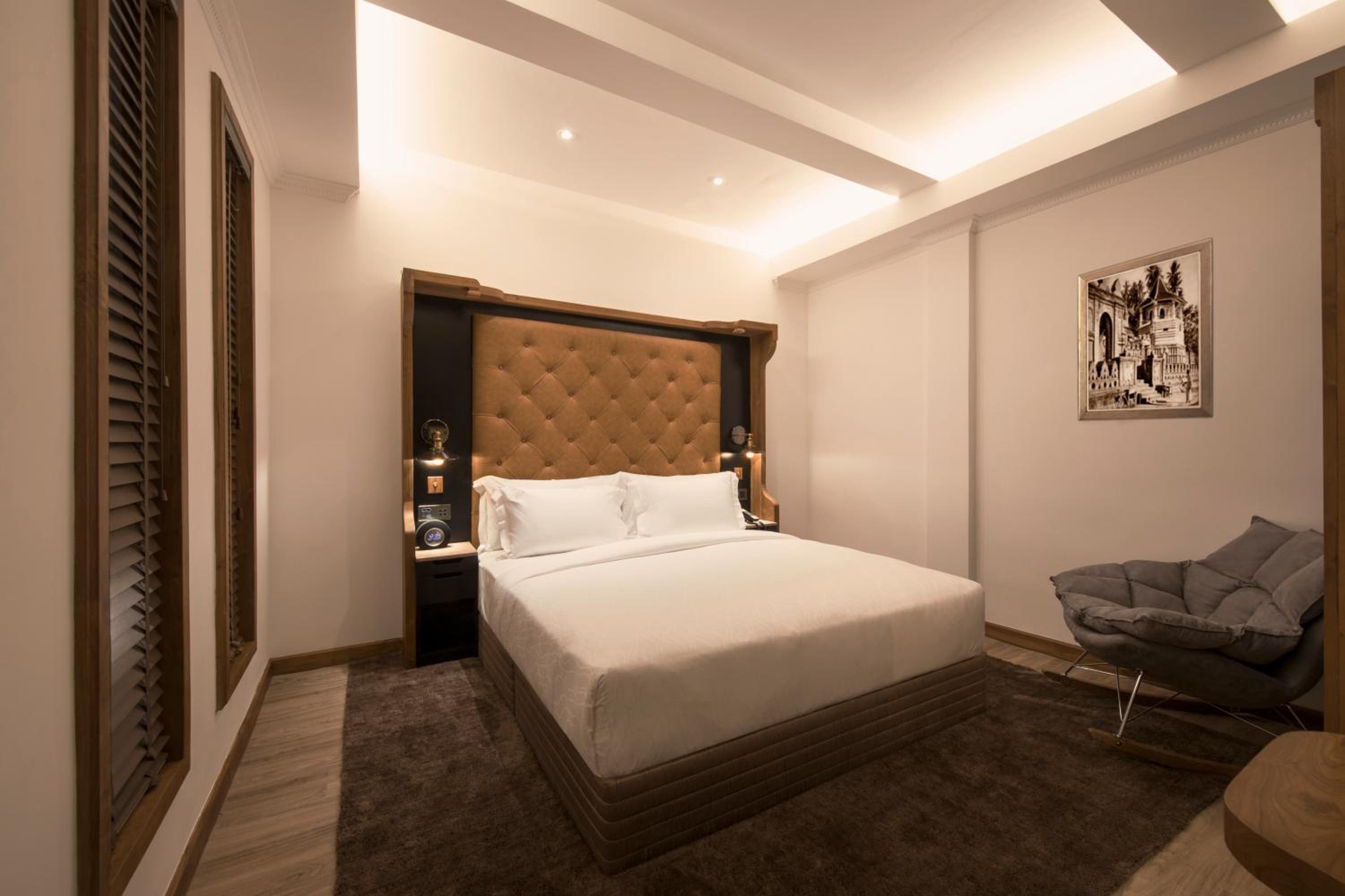 Deluxe Queen Room