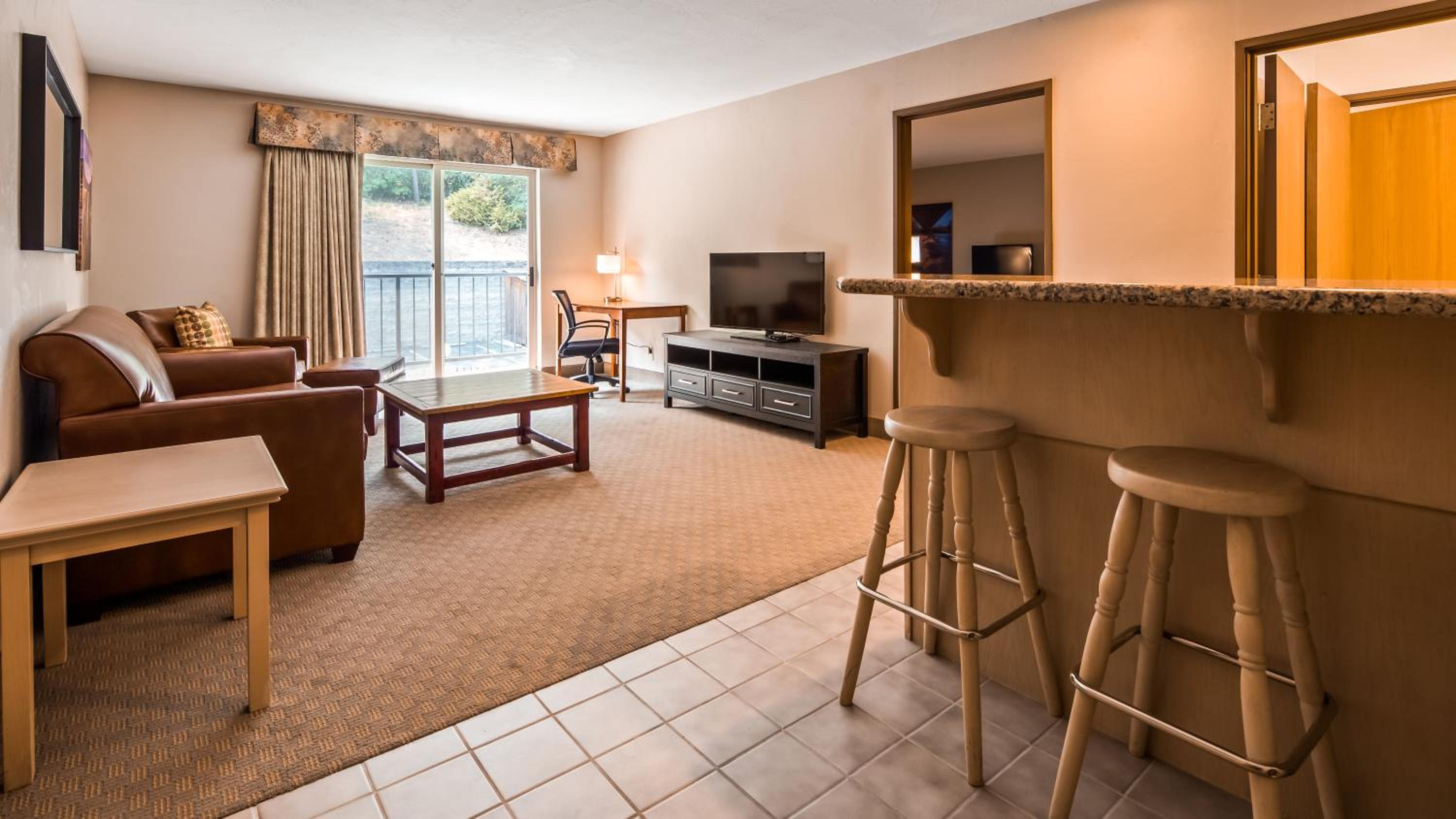 King Suite with Sofa Bed and Balcony - Non-Smoking photo 1