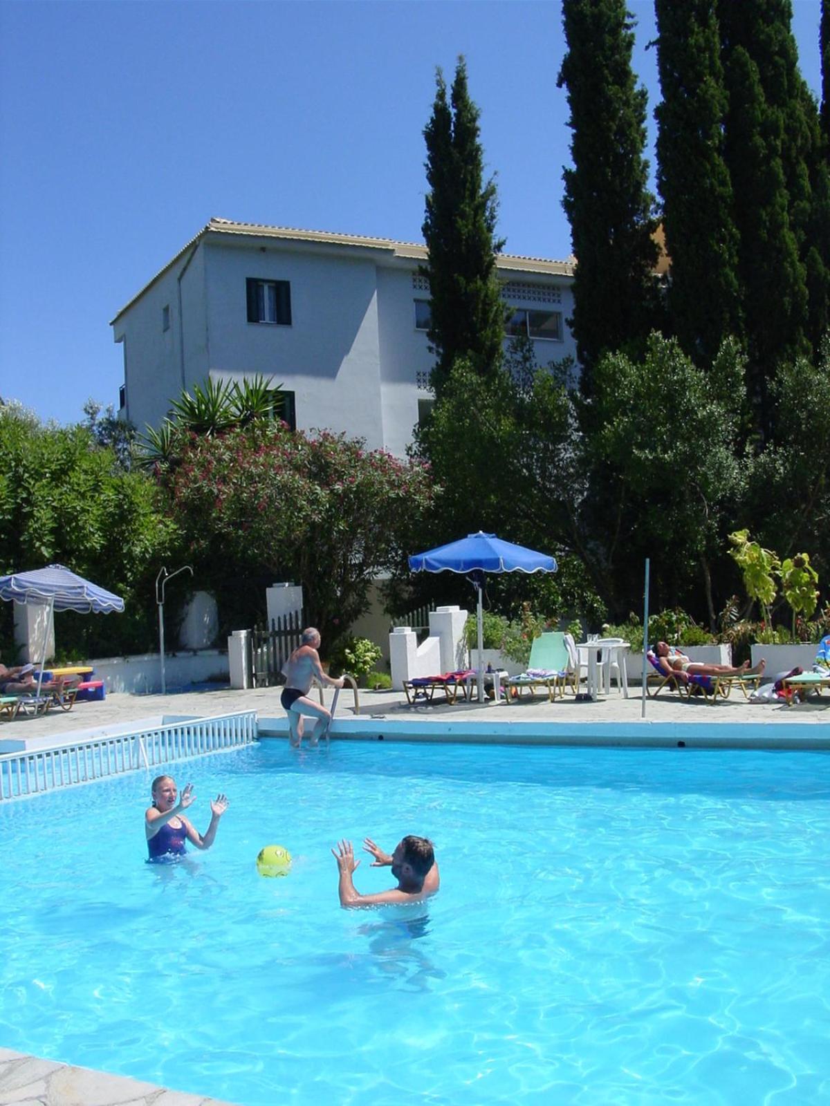 Twin Room with Pool View photo 2