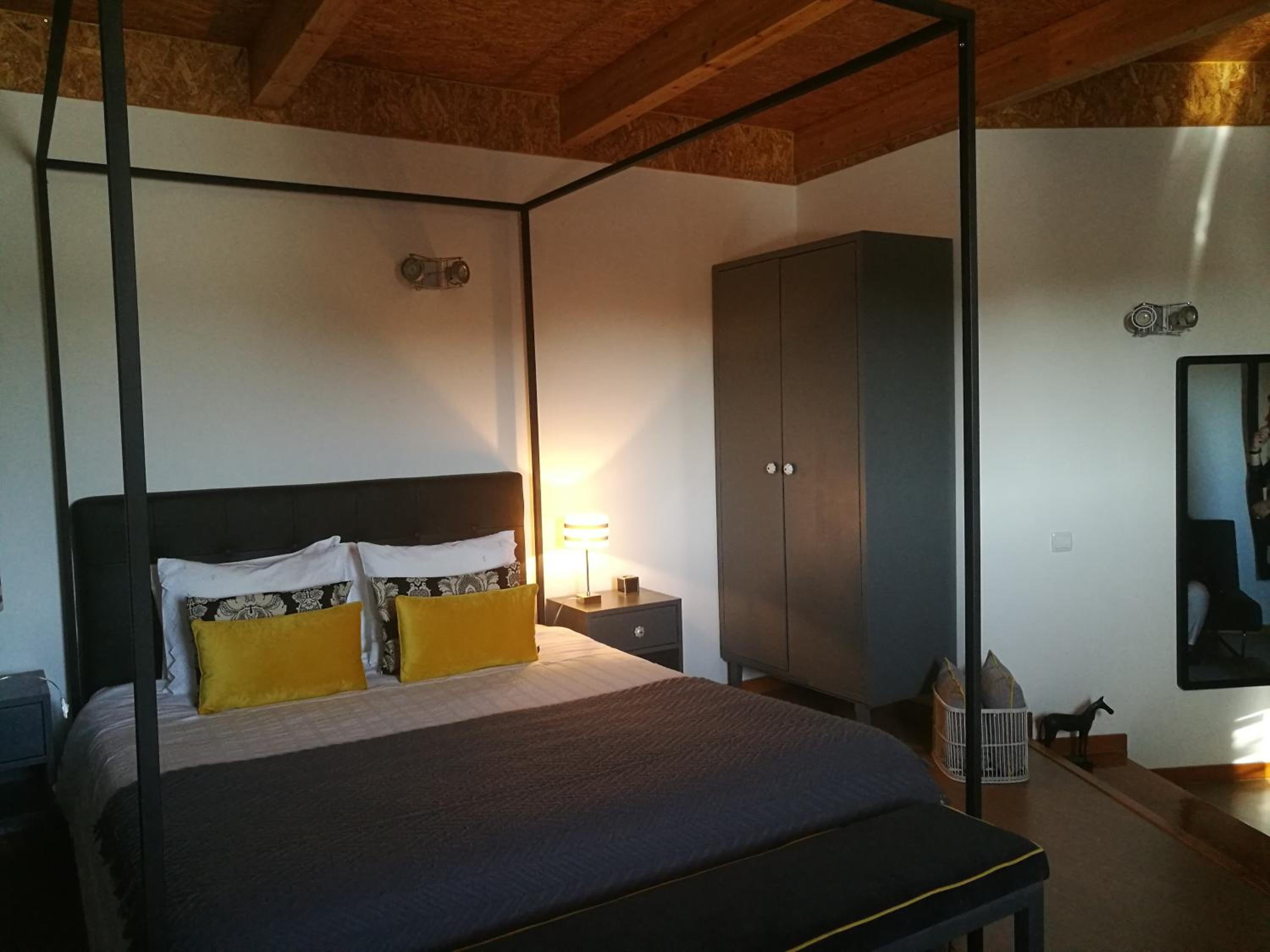 Suite - Photo 1