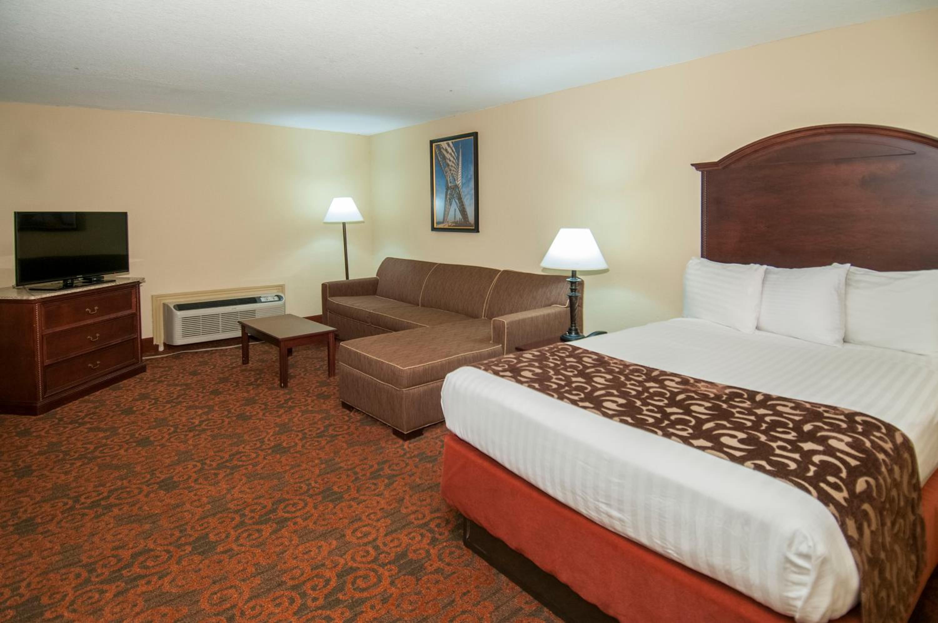 Executive Suite - Photo 1