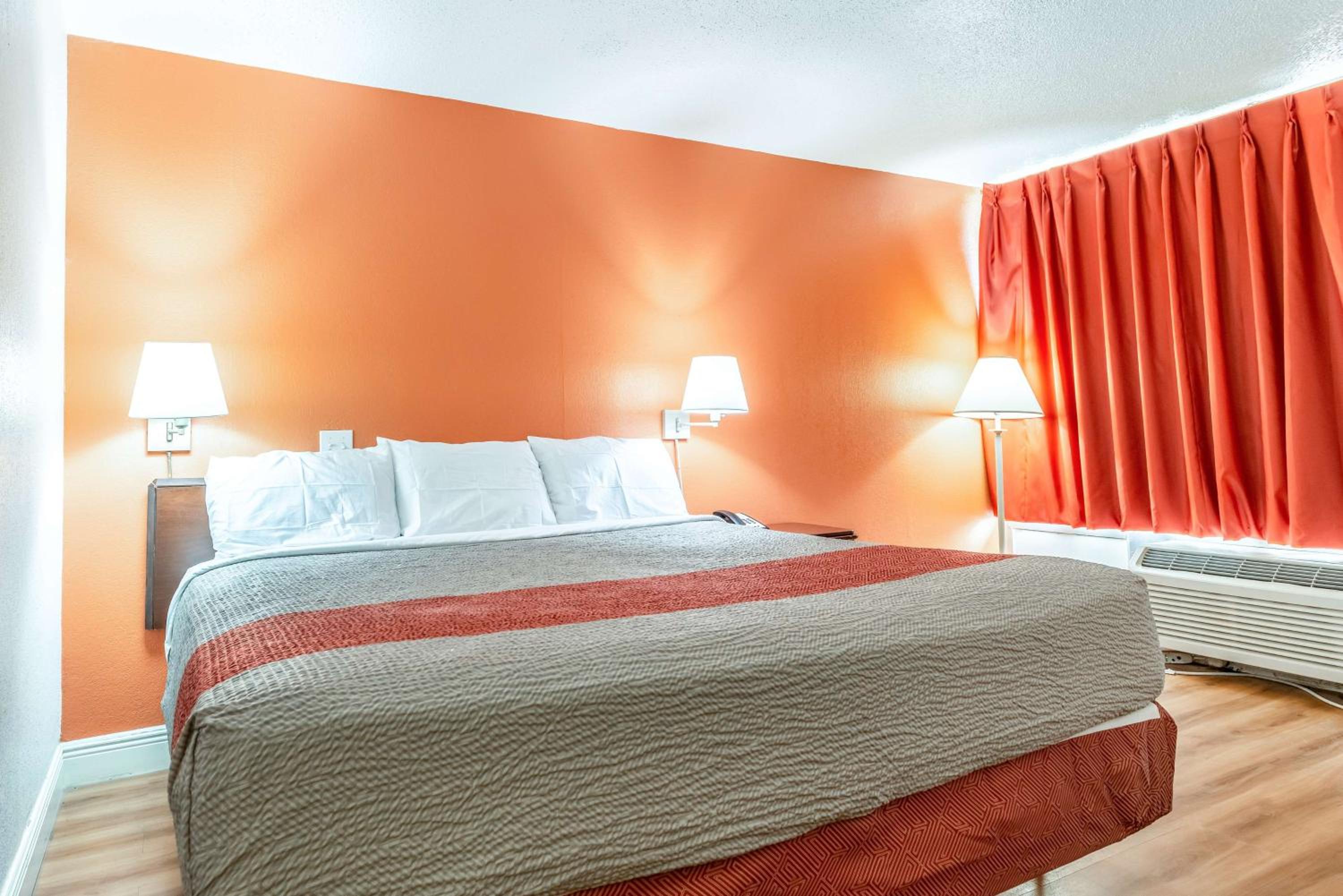 Double Room - Non-Smoking  - Photo 12
