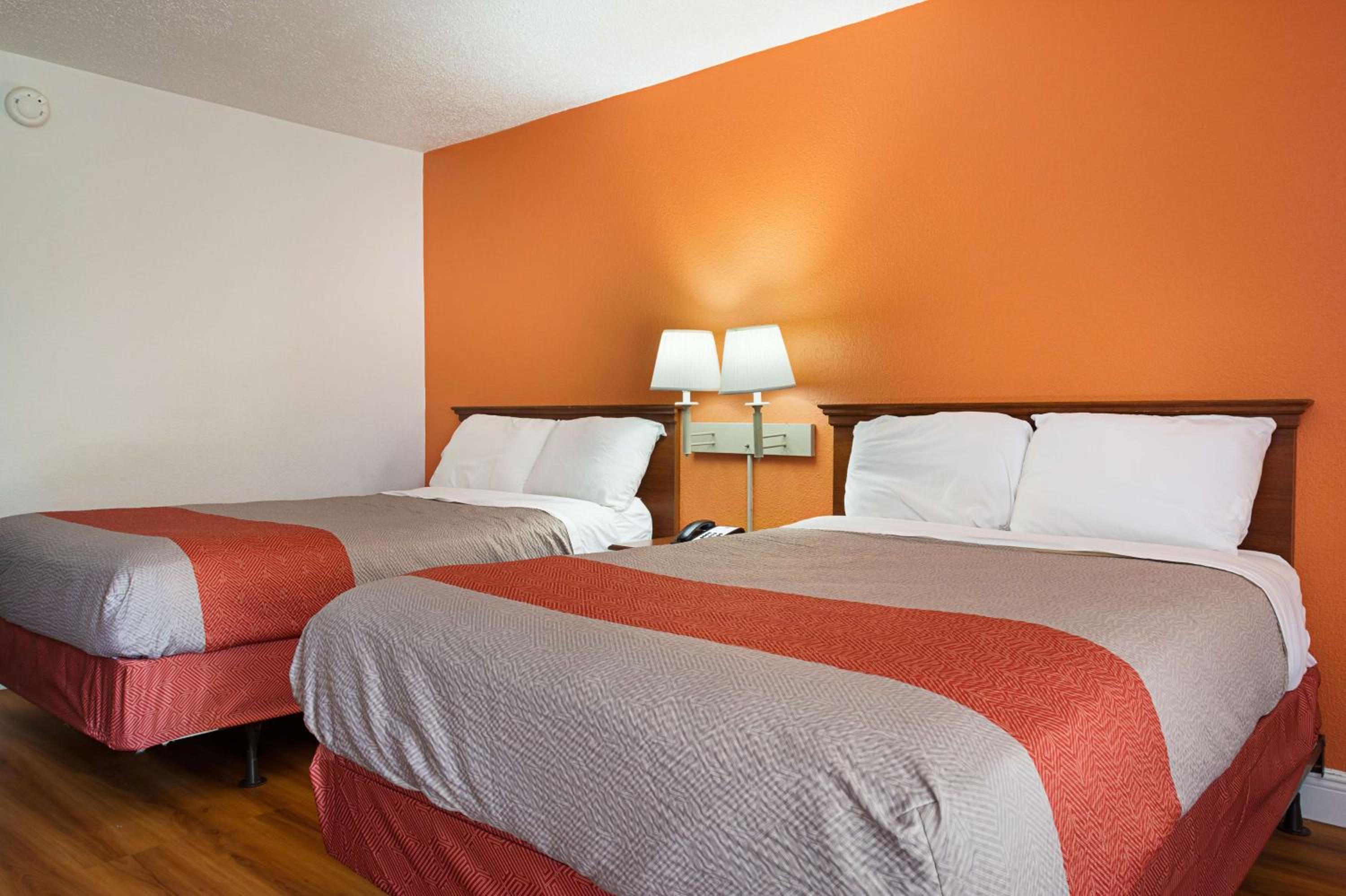 Double Room - Non-Smoking  - Photo 2