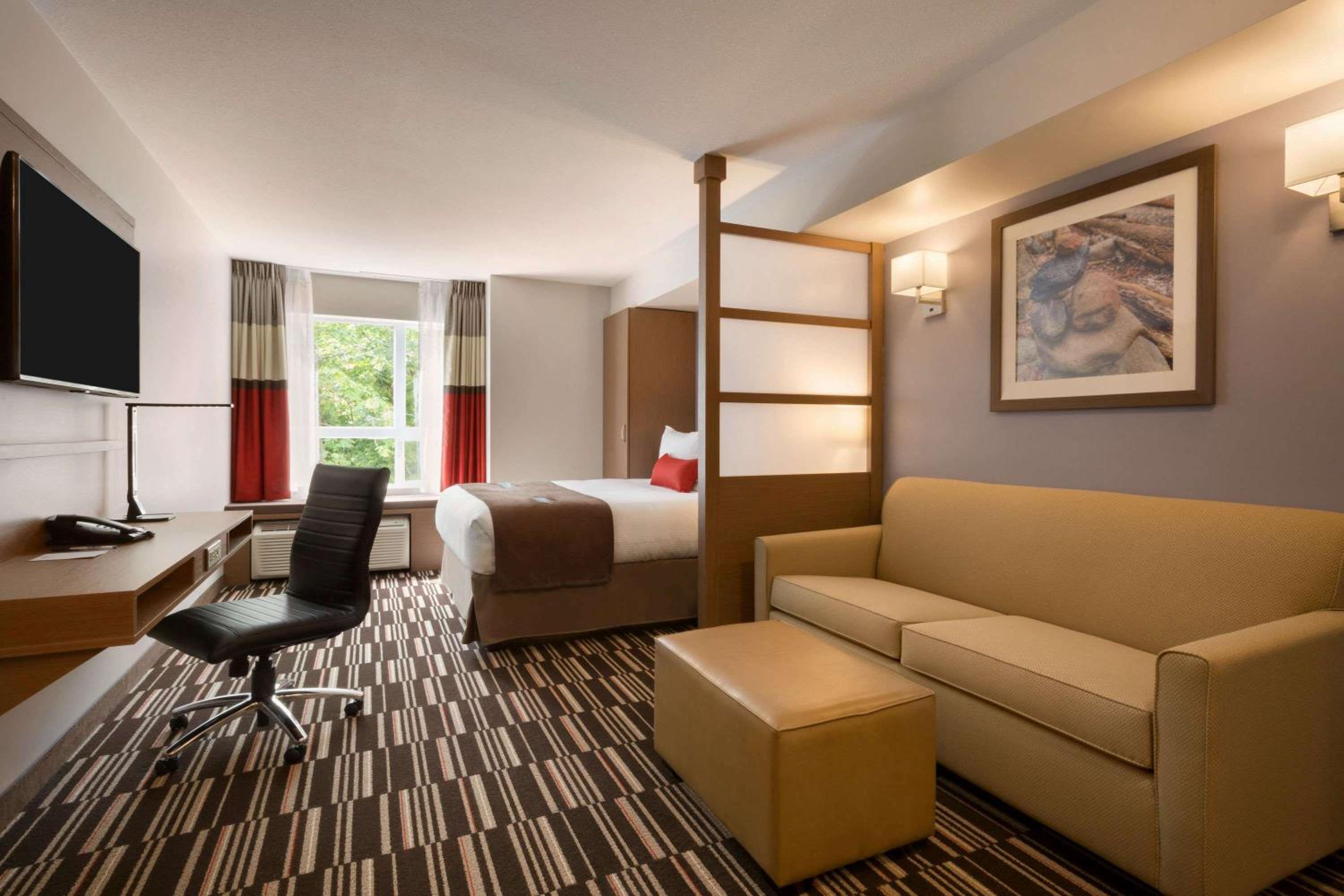 Business Queen Room - Non-Smoking