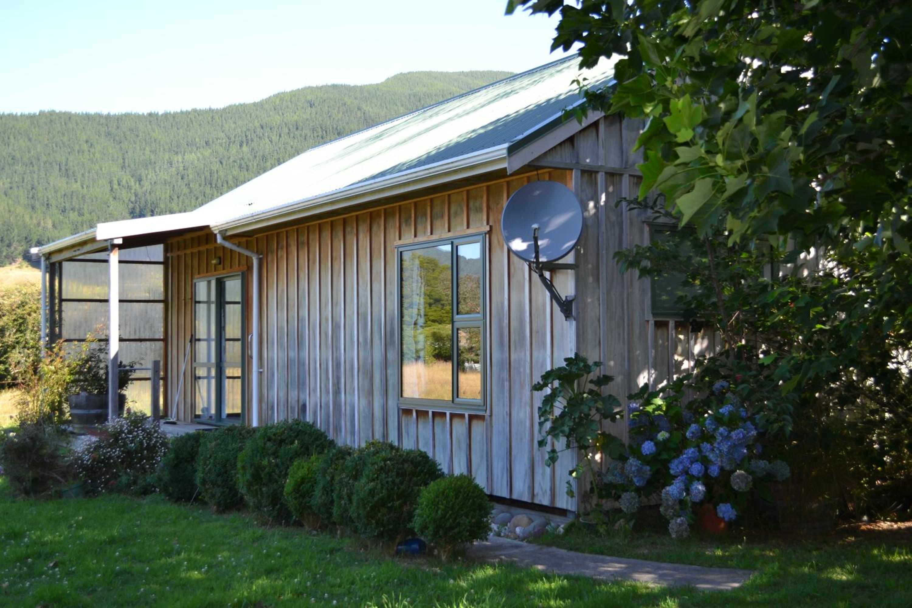 Deluxe Double or Twin Room with Garden View photo 3