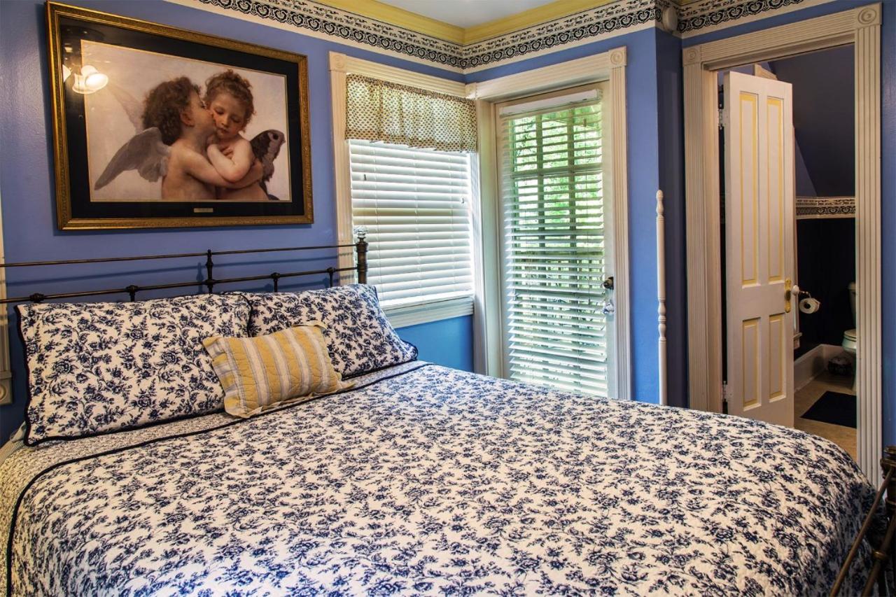 Queen Suite photo 3