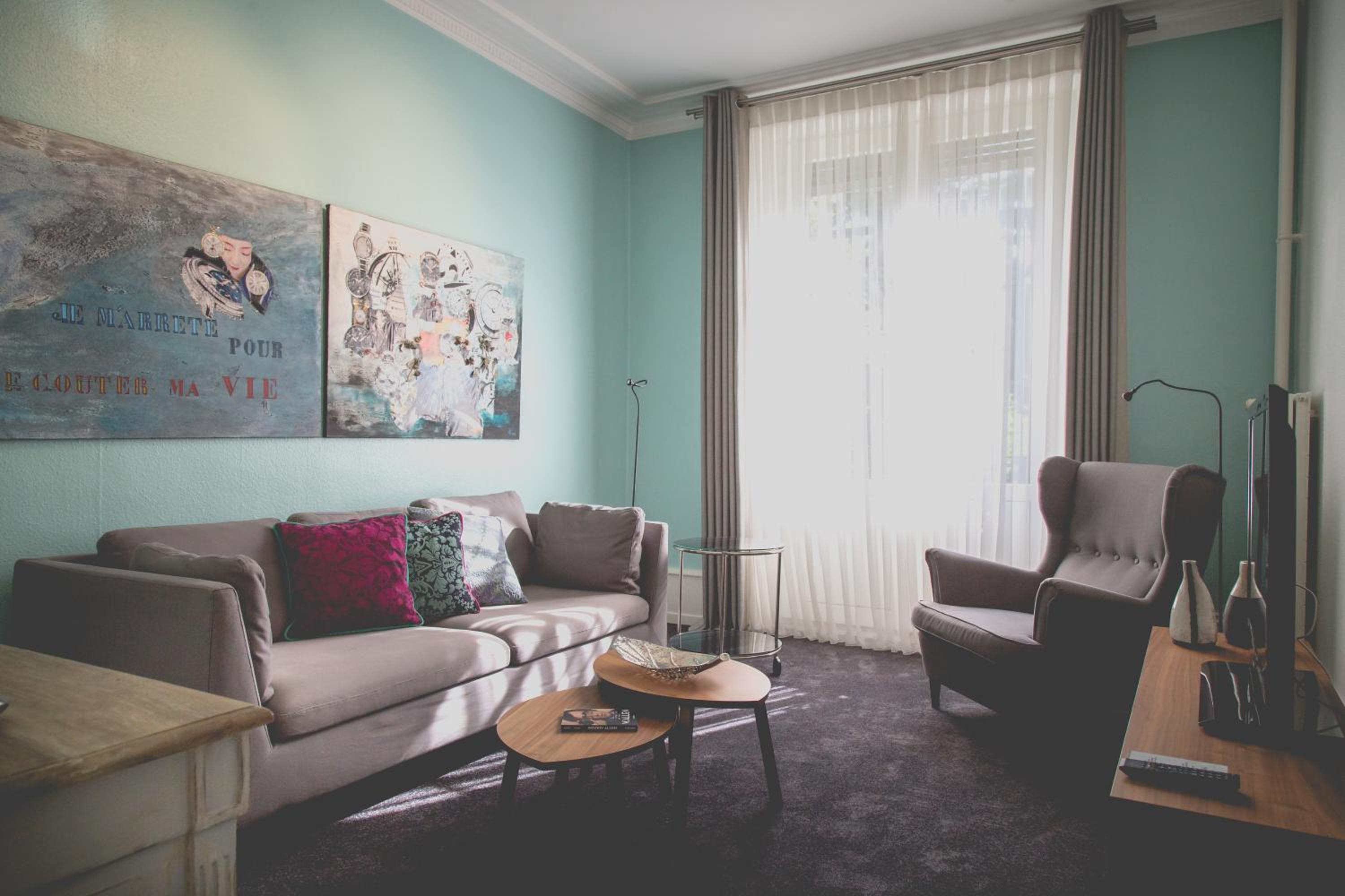Two-Bedroom Apartment - Photo 3