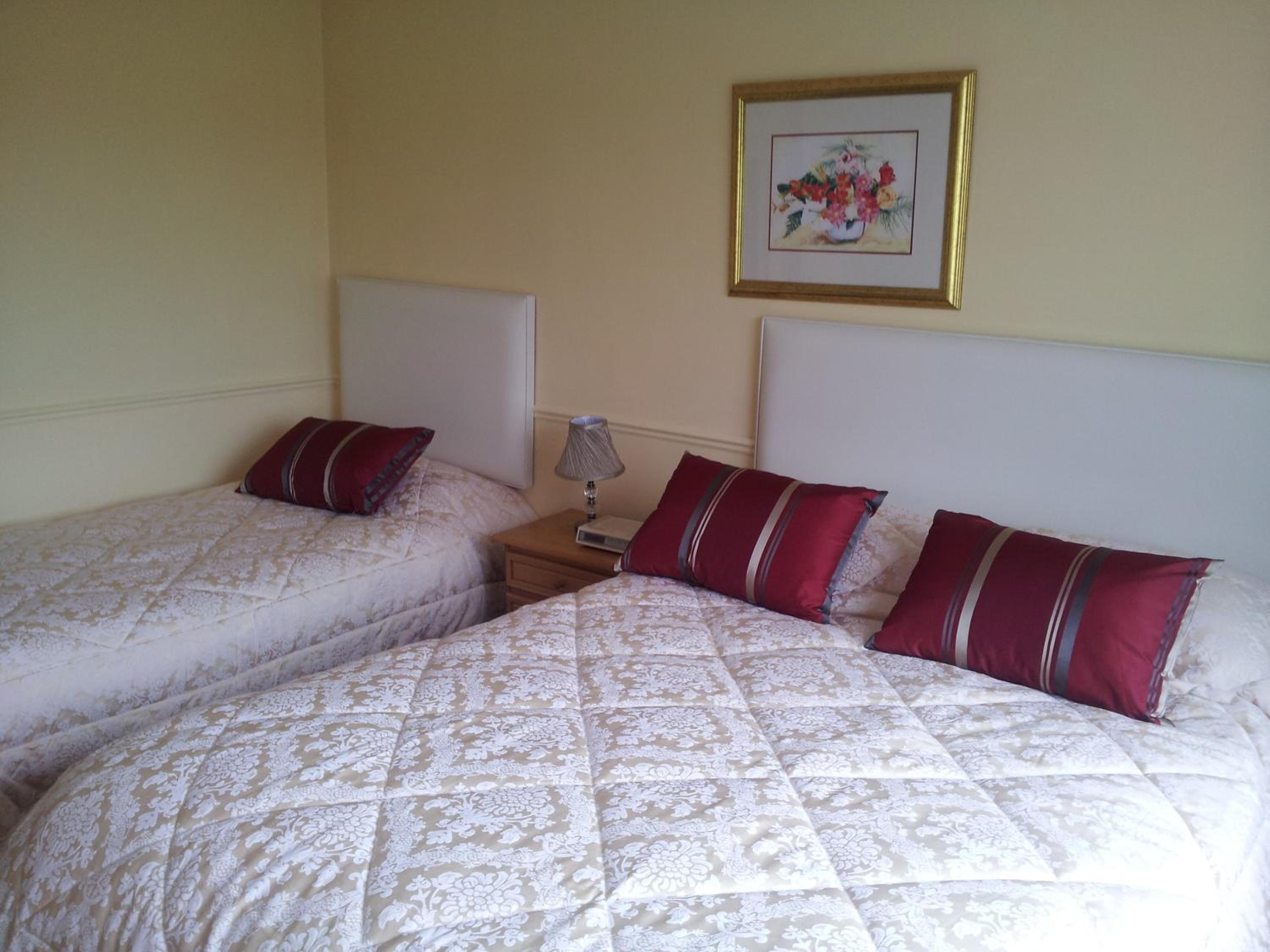 Family Room (2 Adults + 1 Child)
