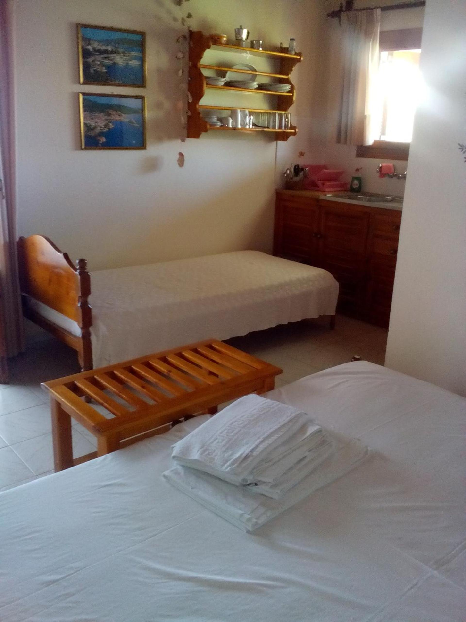 Studio (3 Adults)
