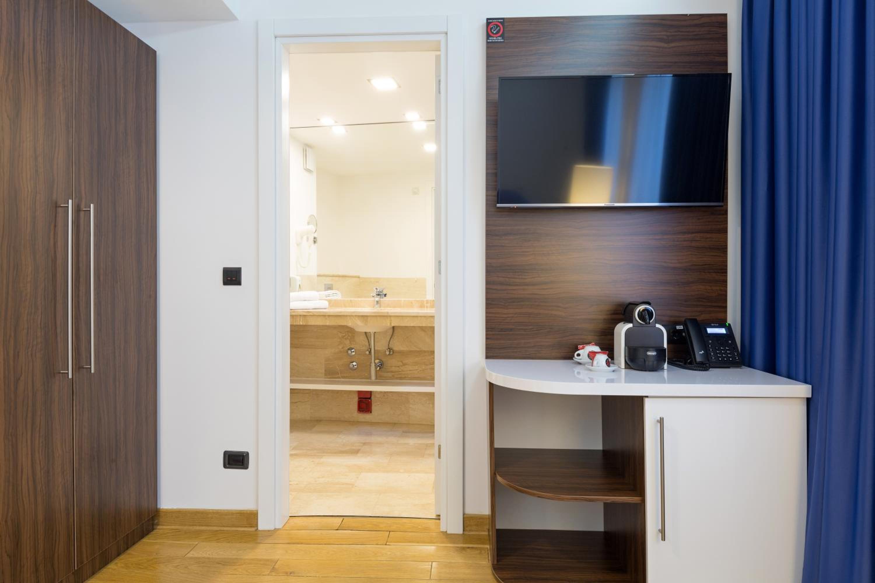 Single Room photo 2
