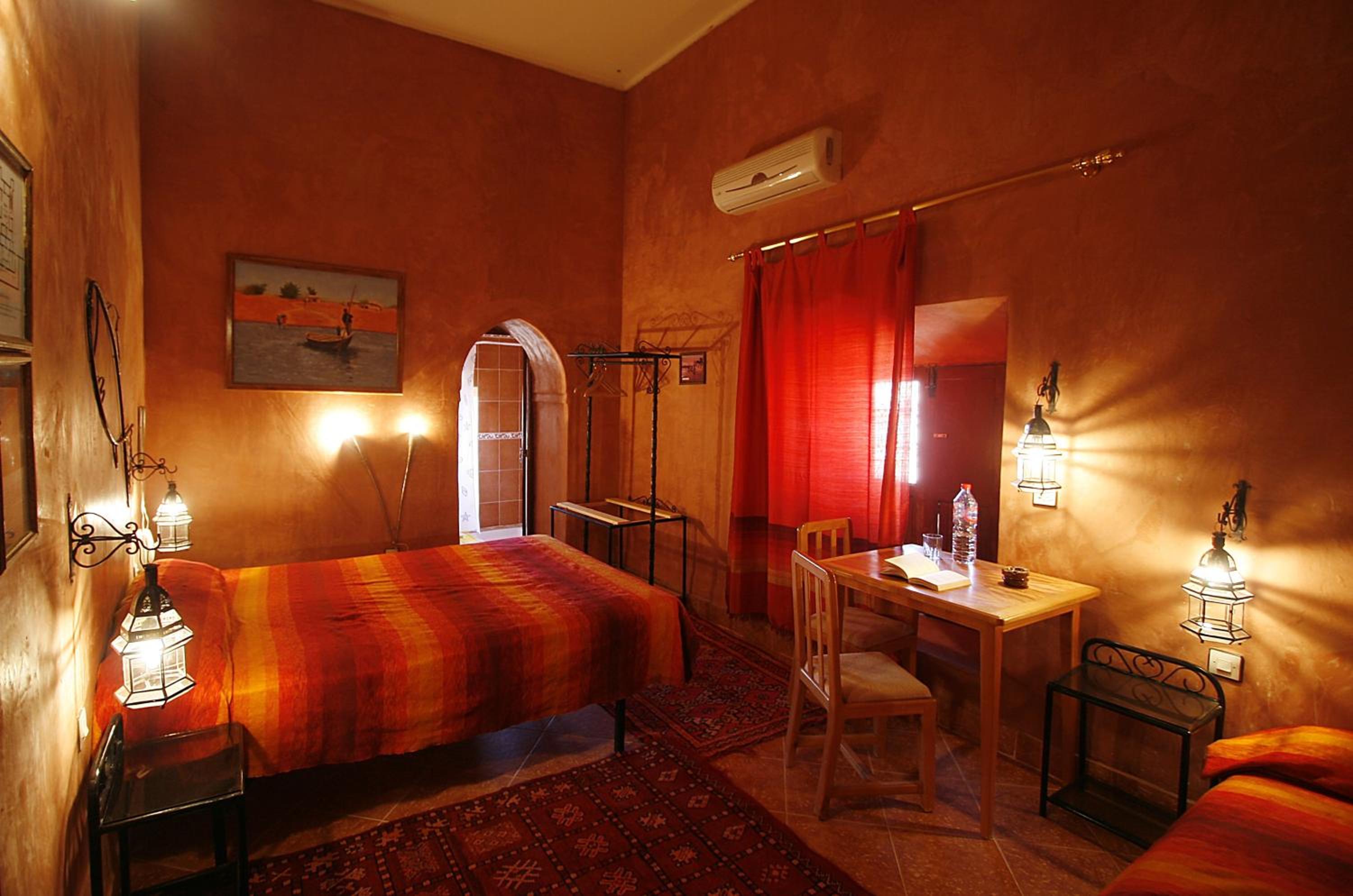Standard Double Room - Photo 10