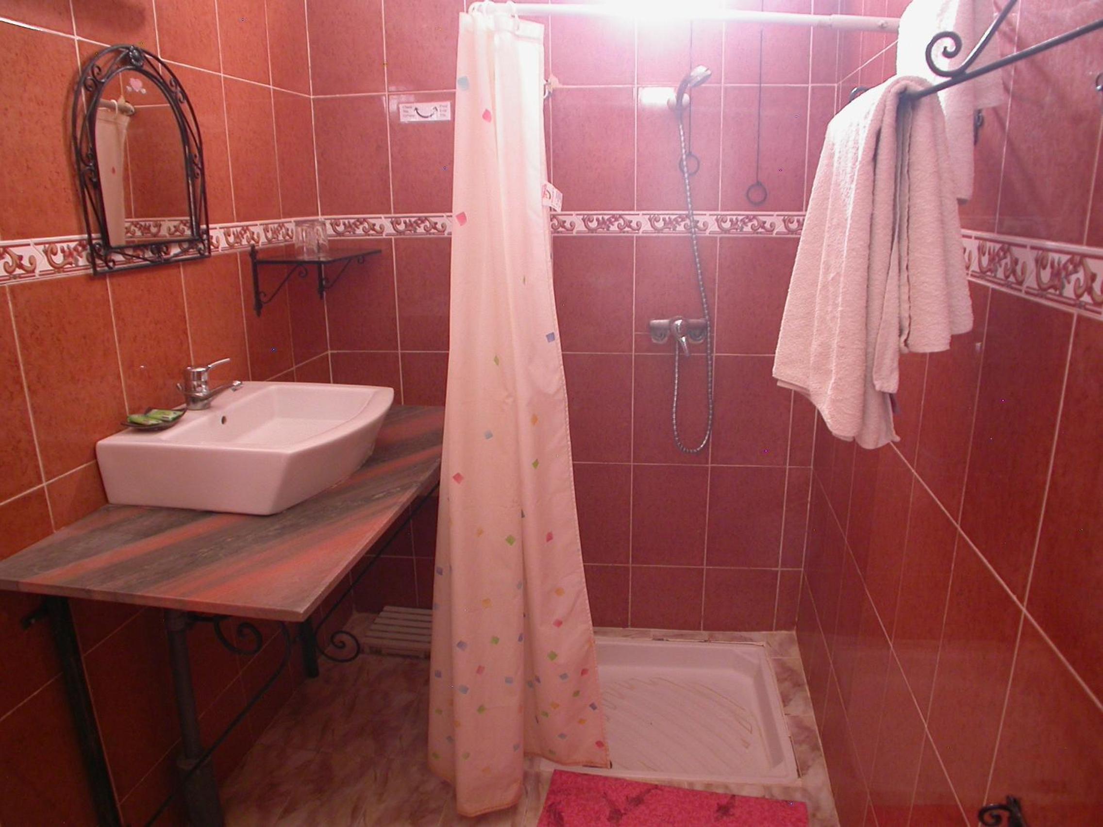 Standard Double Room - Photo 7