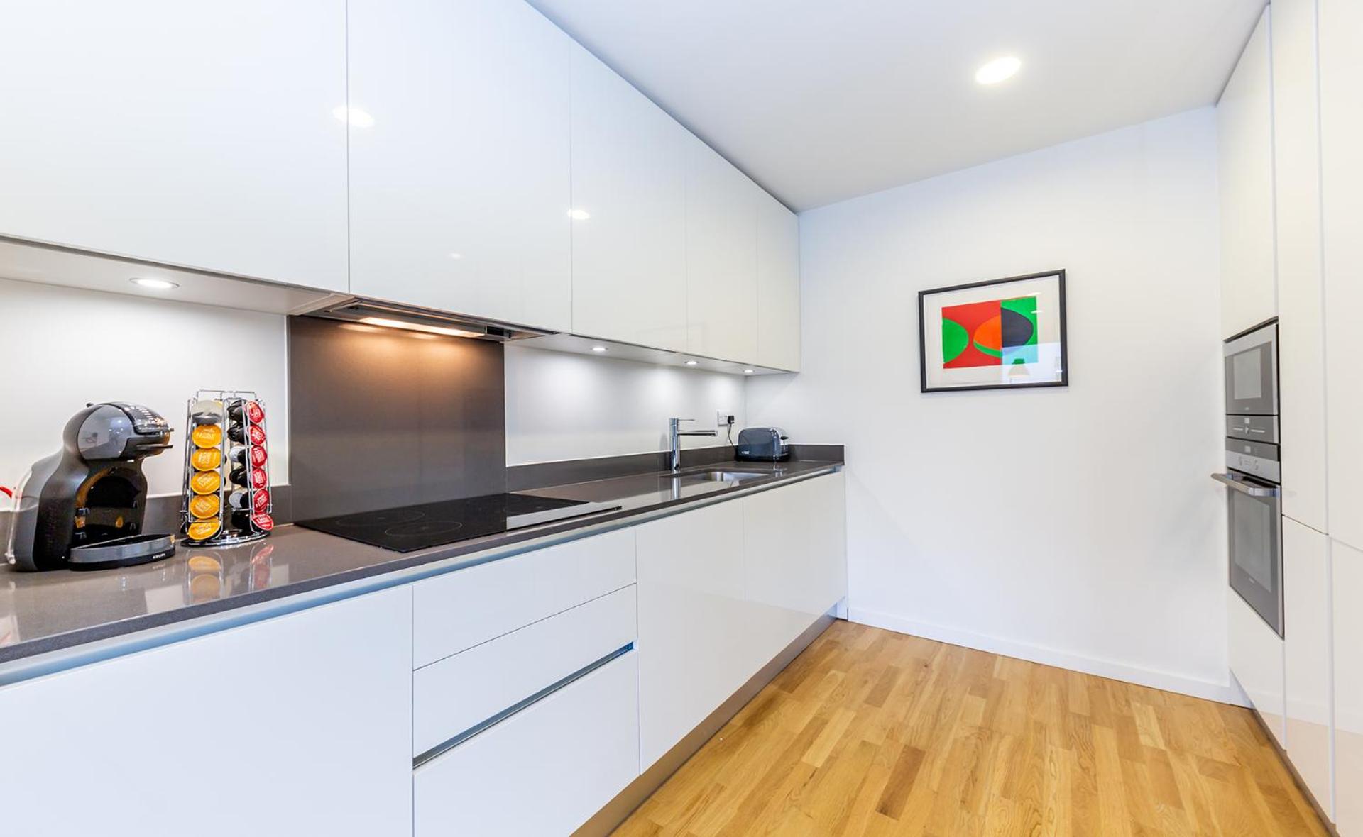 Apartment photo 2