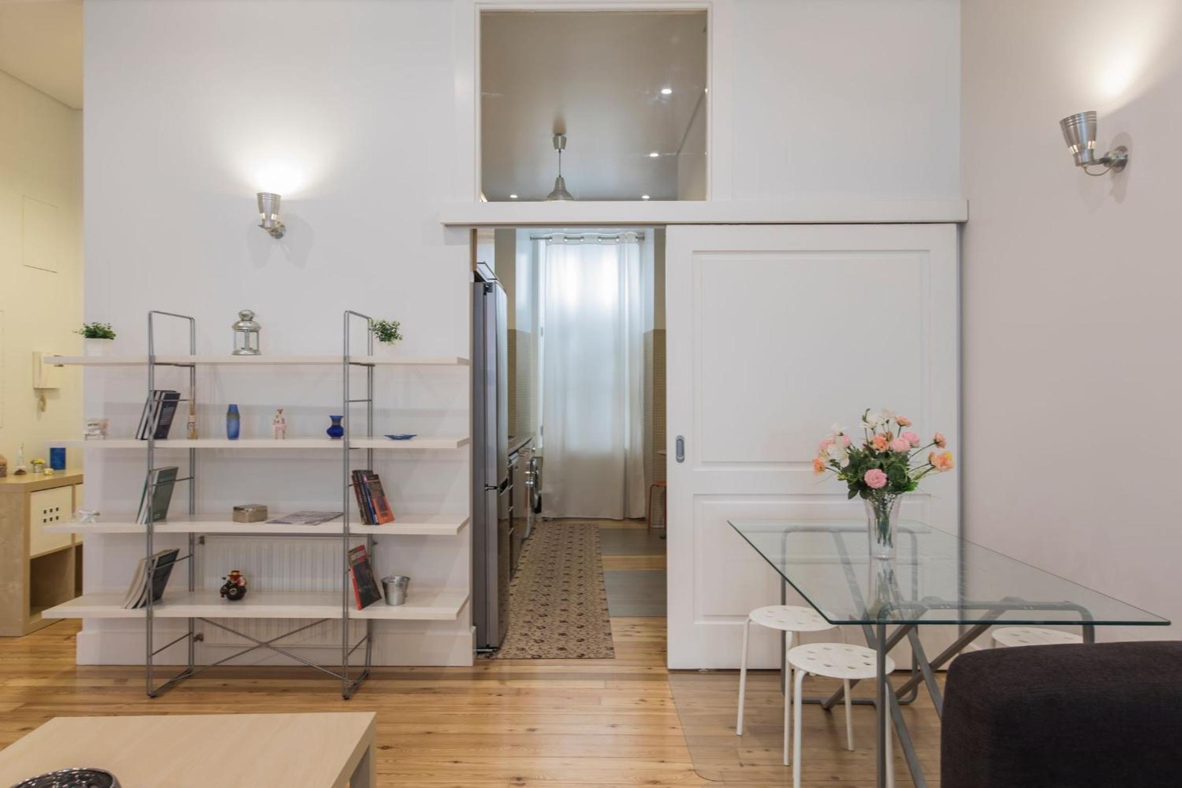 Apartment - Photo 2
