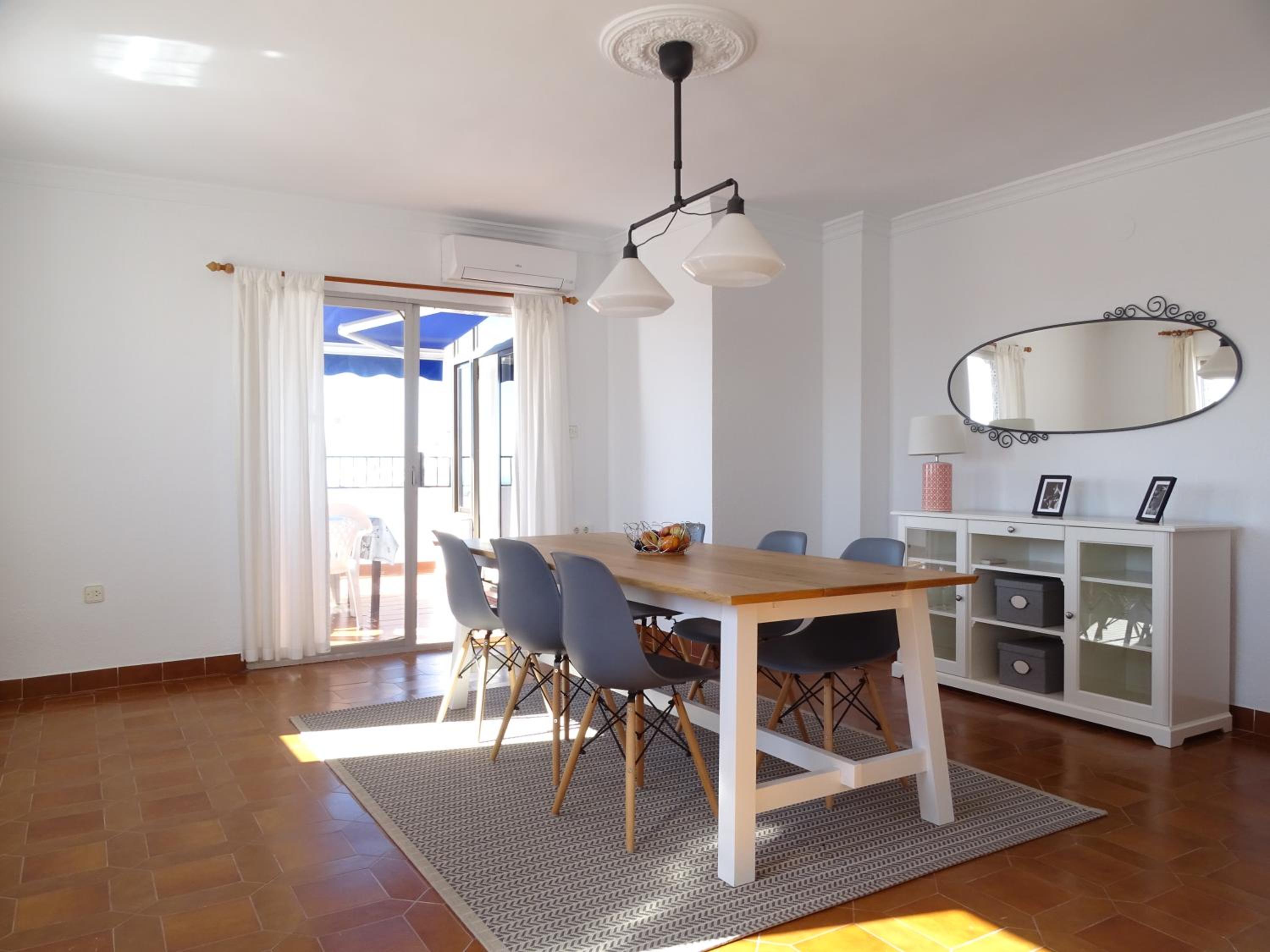 Apartment photo 2