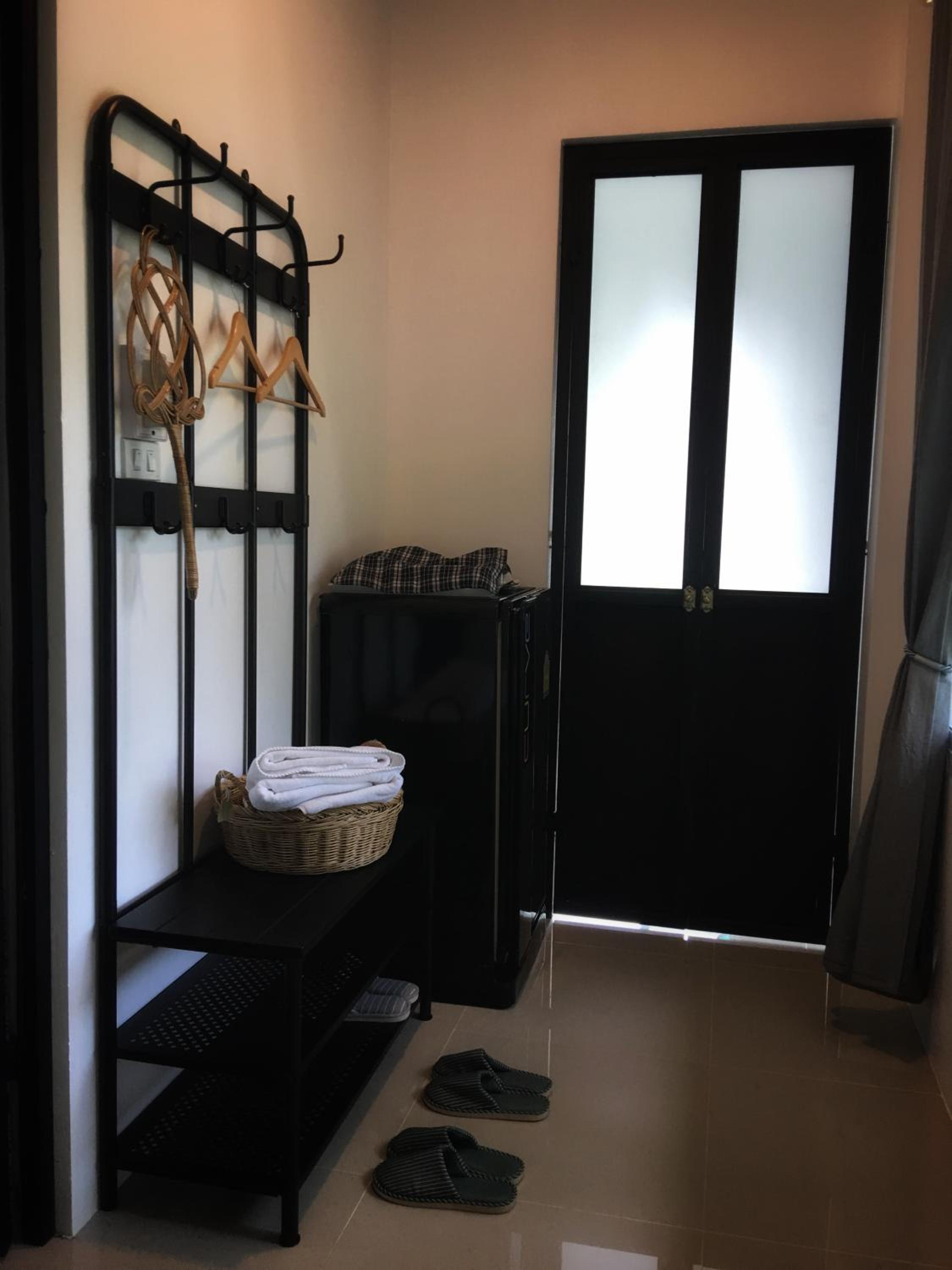 Two-Bedroom House - Photo 3