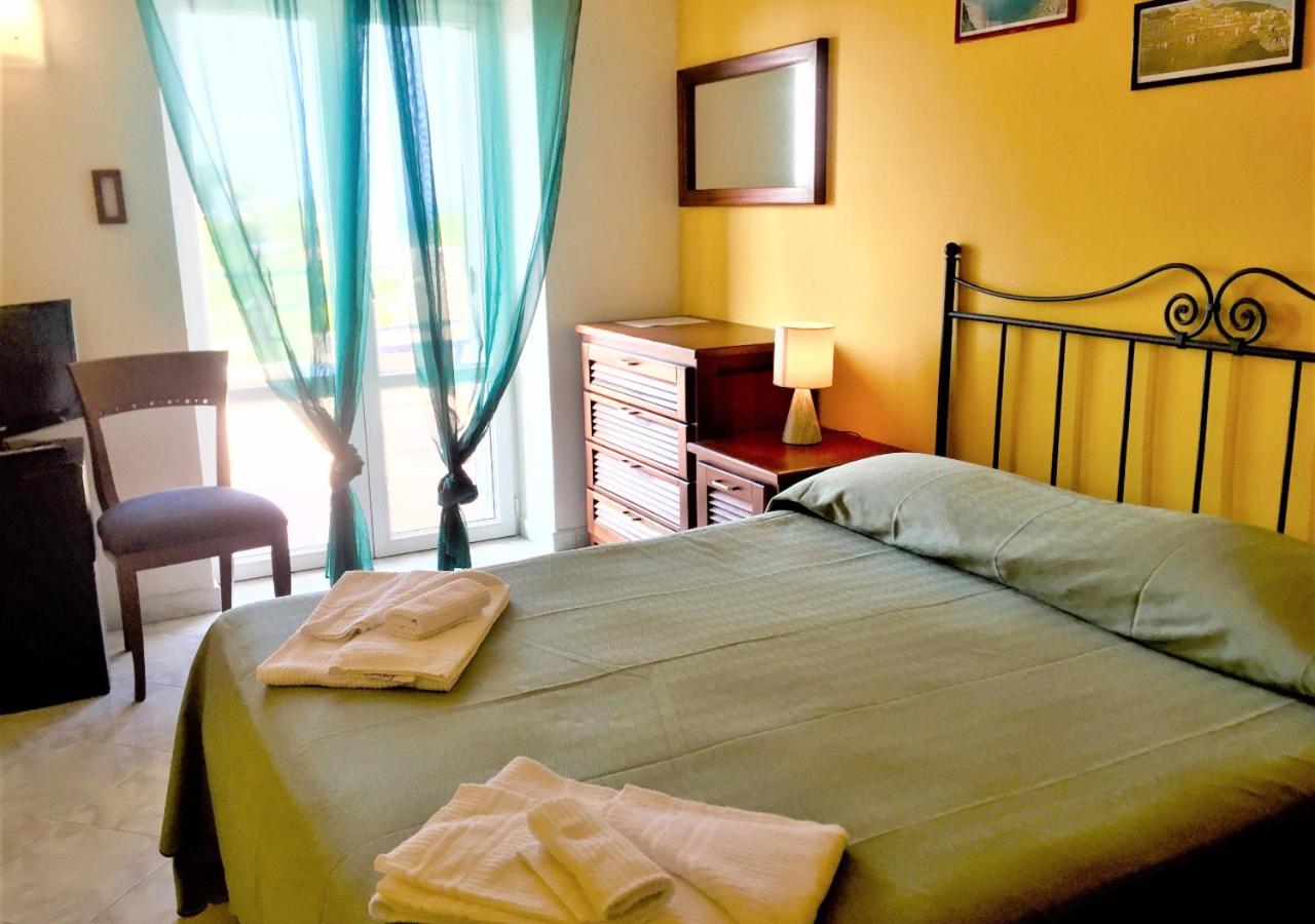 Double Room with Balcony and Sea View