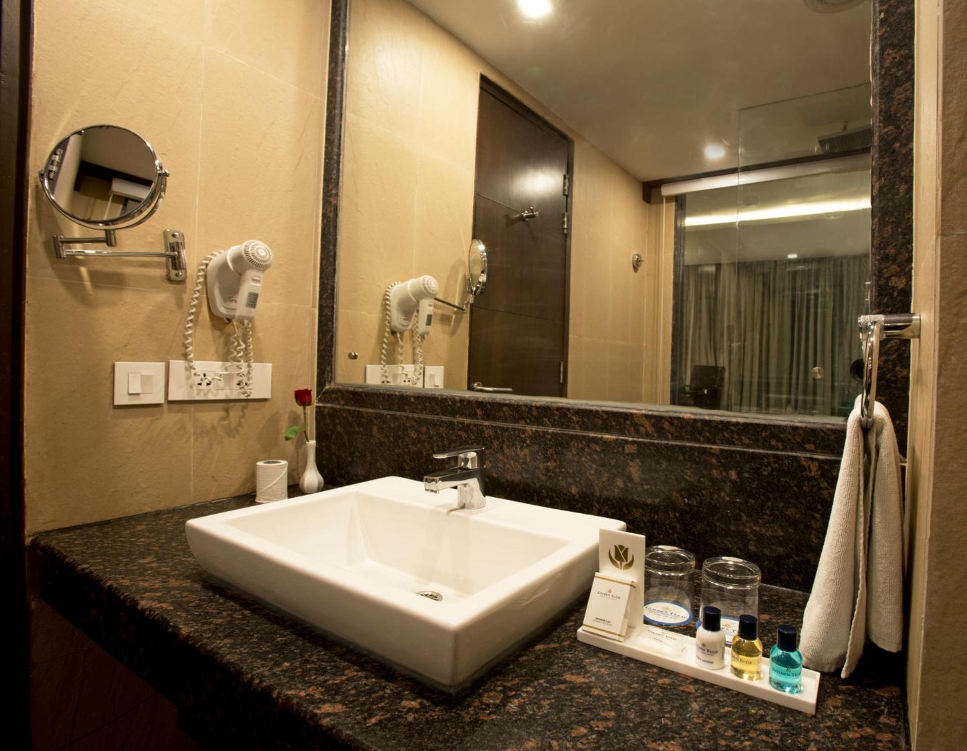 Deluxe Double or Twin Room - Photo 6