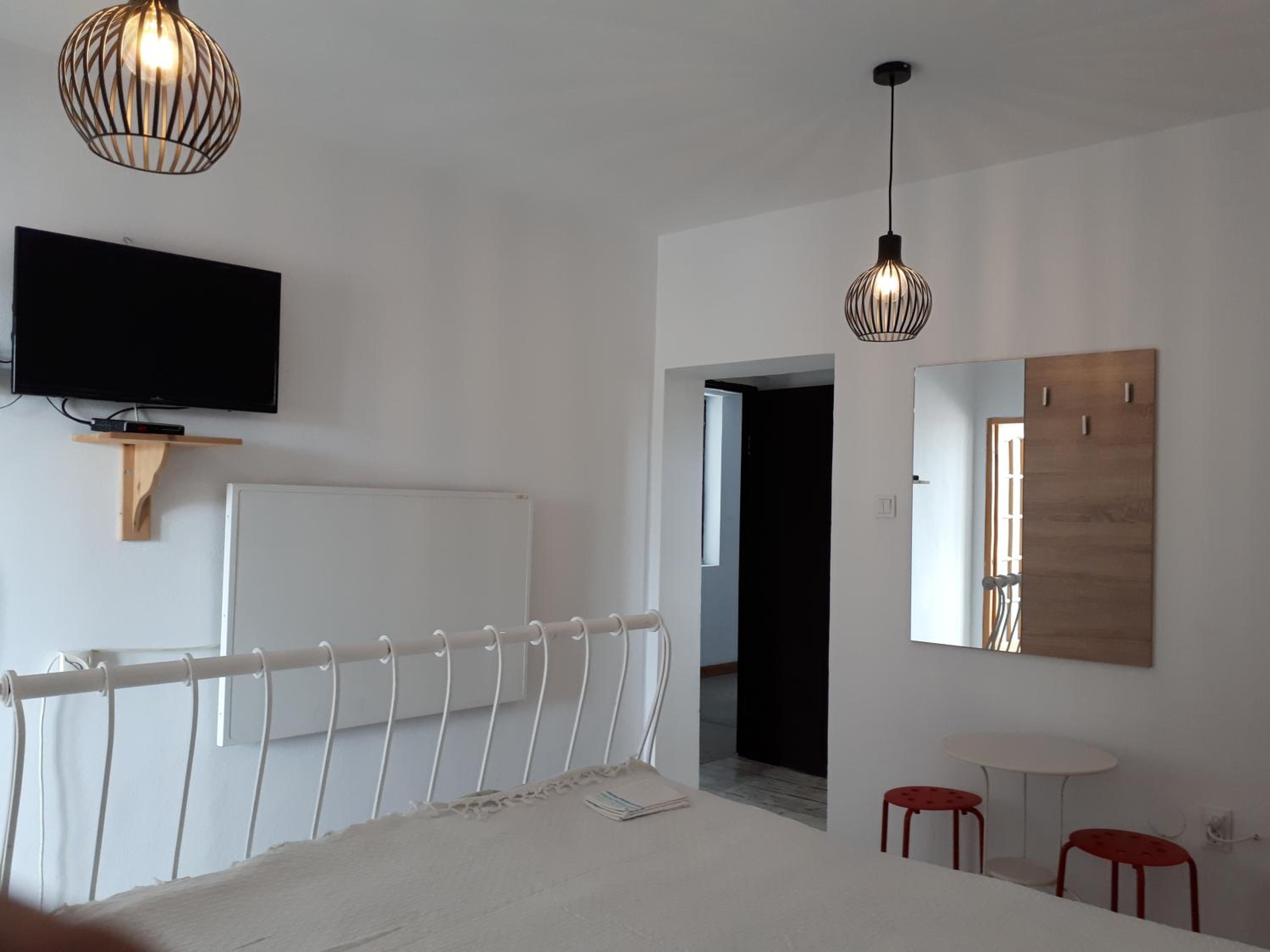 Triple Room - Photo 12