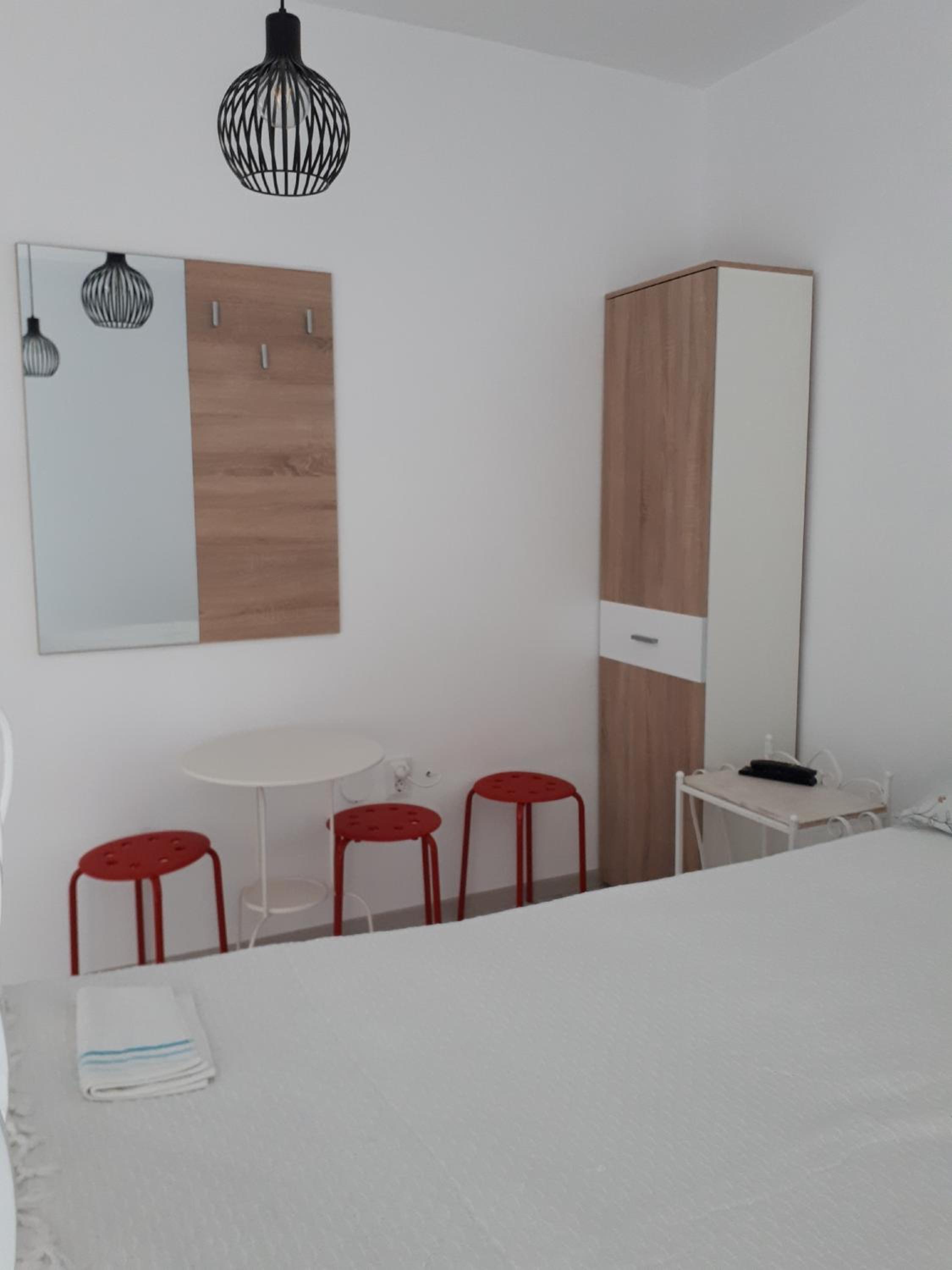 Triple Room - Photo 13