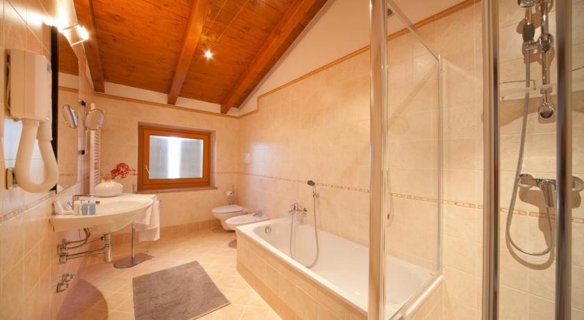 Quadruple Room - Photo 3