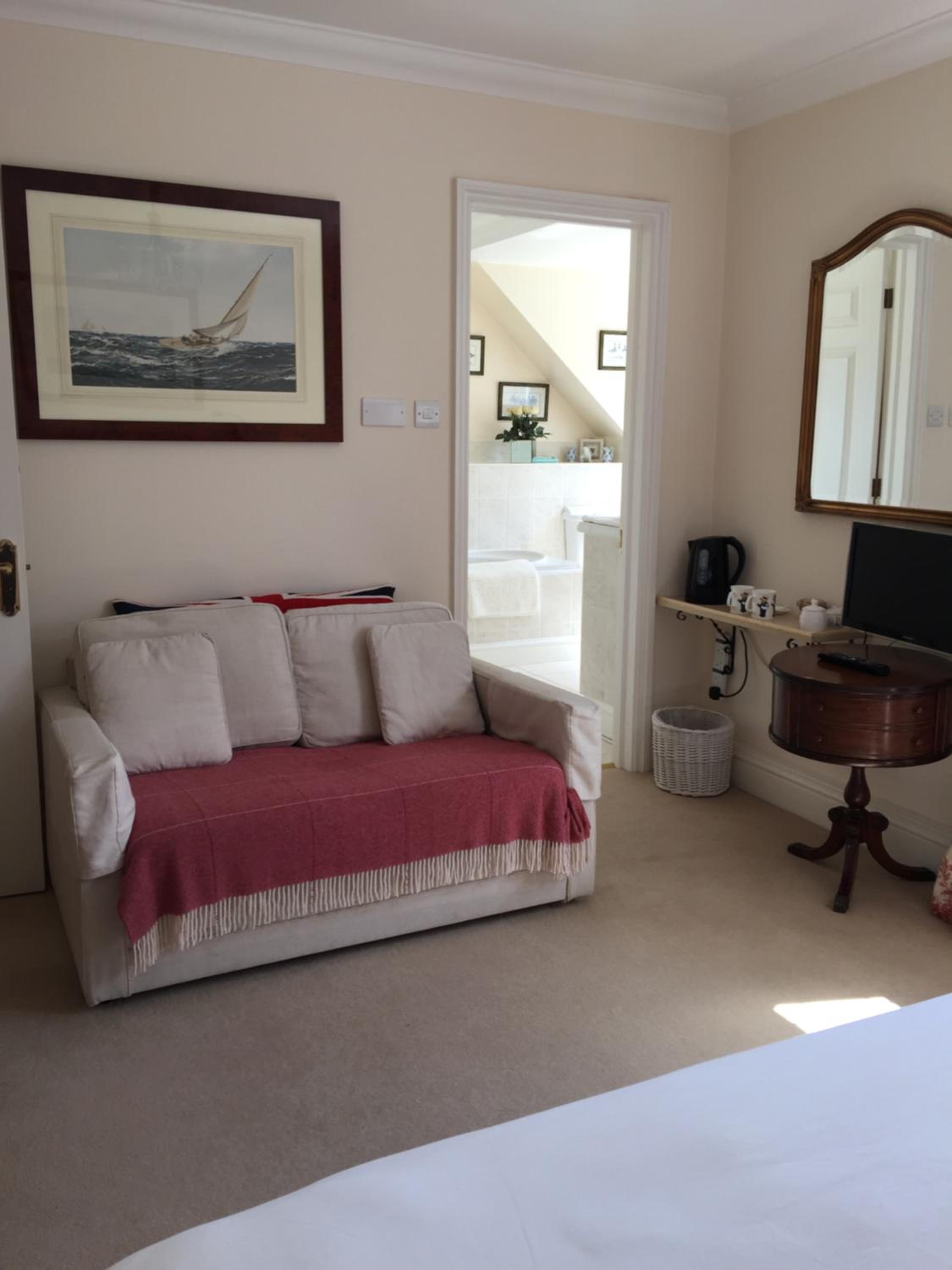 Superior Double or Twin Room with Bath and Shower photo 2
