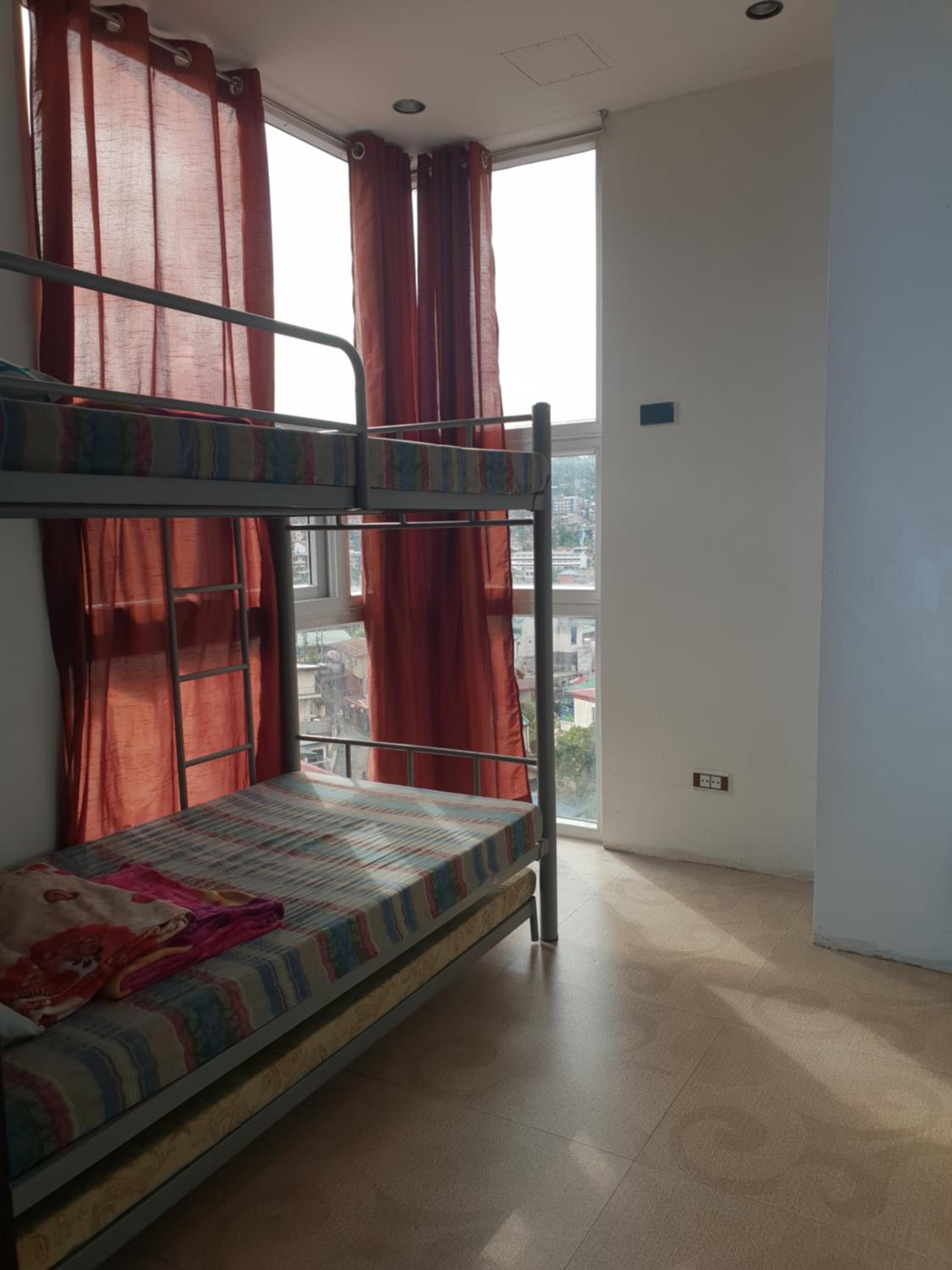 Three-Bedroom Apartment - Photo 5