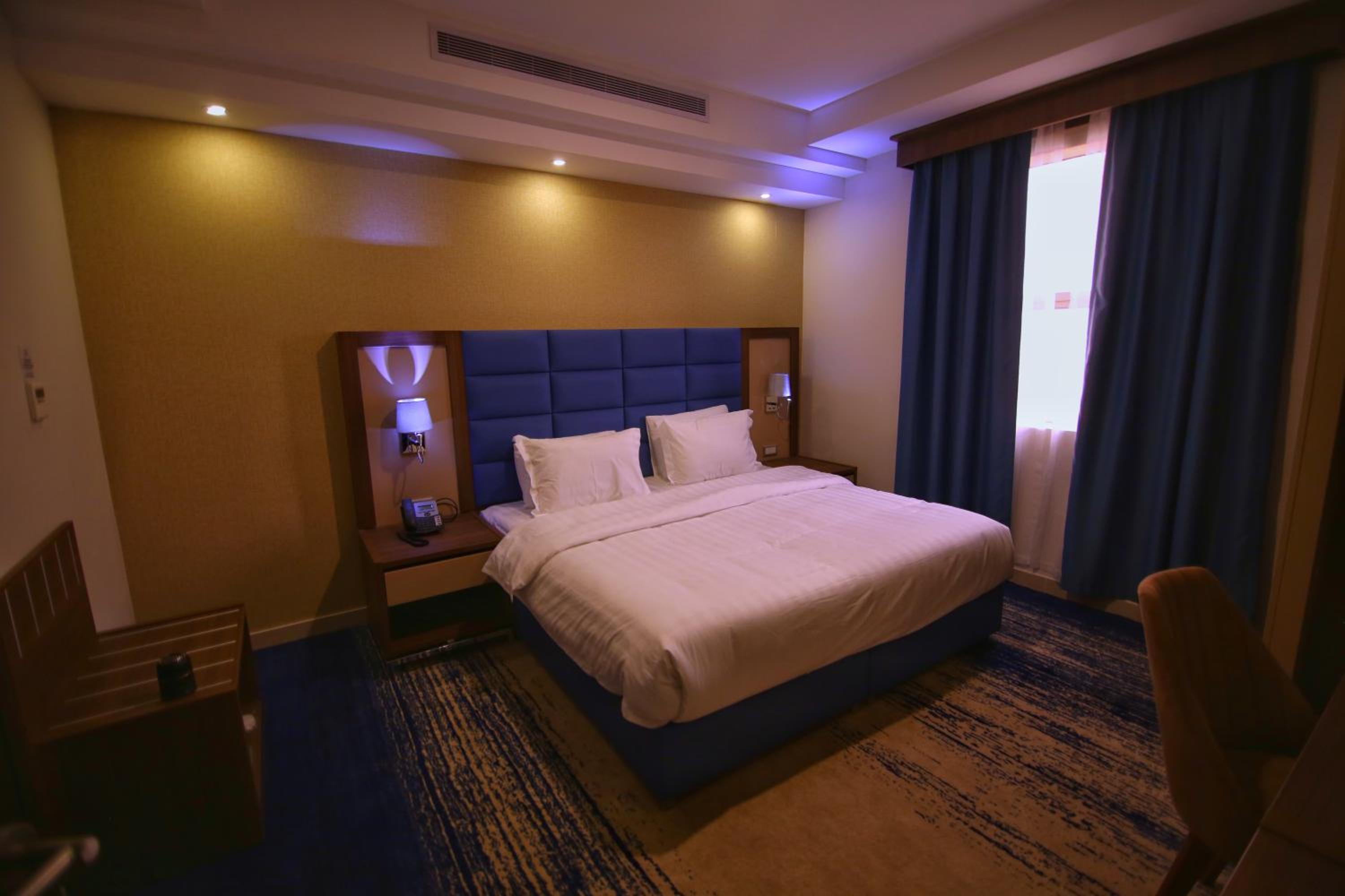Deluxe King Studio