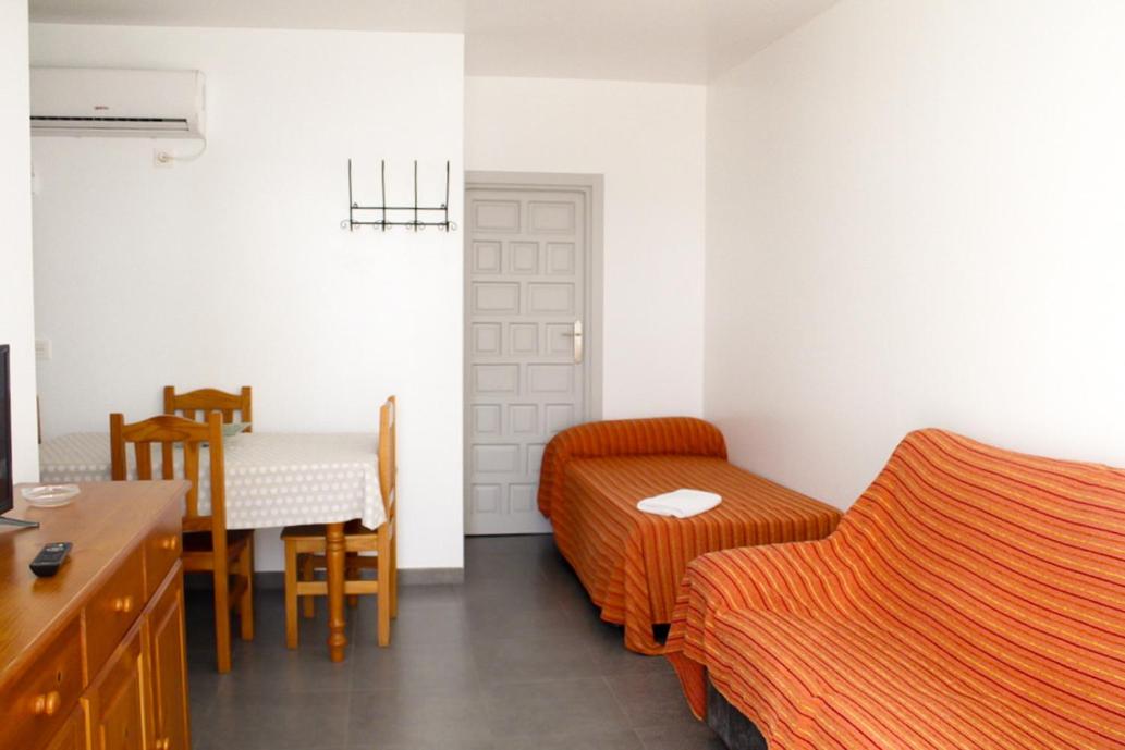 Two-Bedroom Apartment with Sea View (5 Adults)