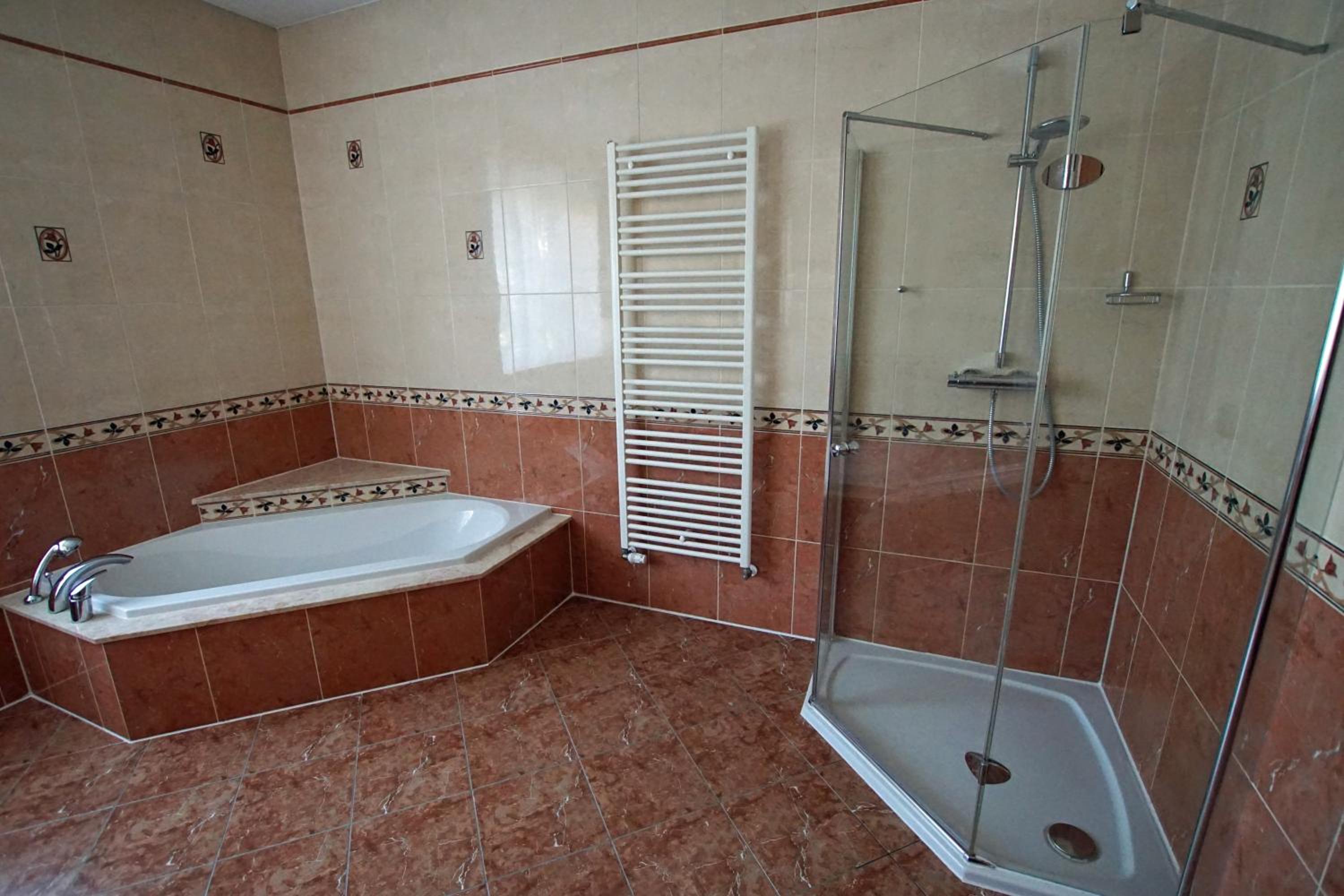 Apartment - Ground Floor photo 2