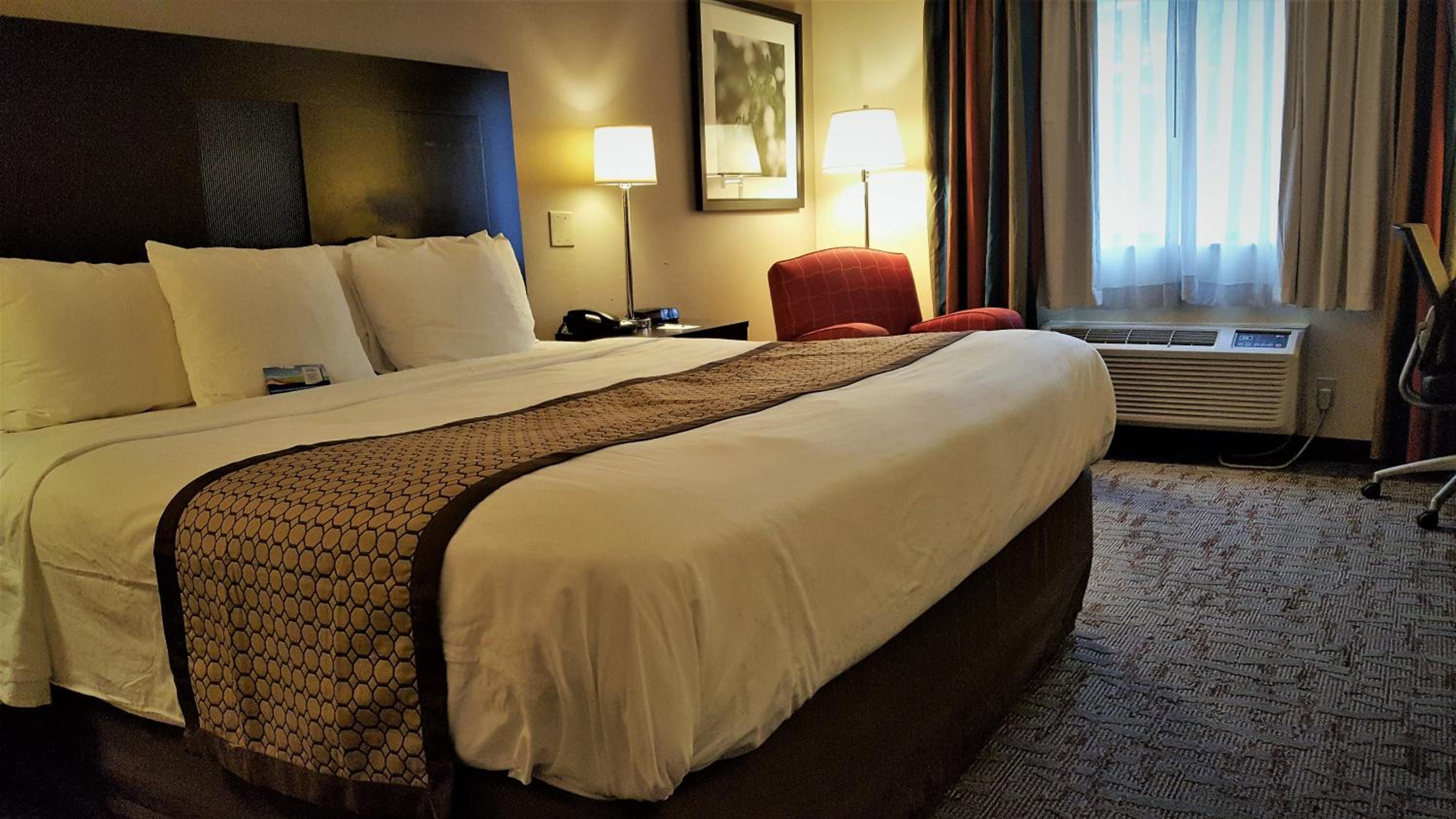 King Room - Non-Smoking - Photo 1