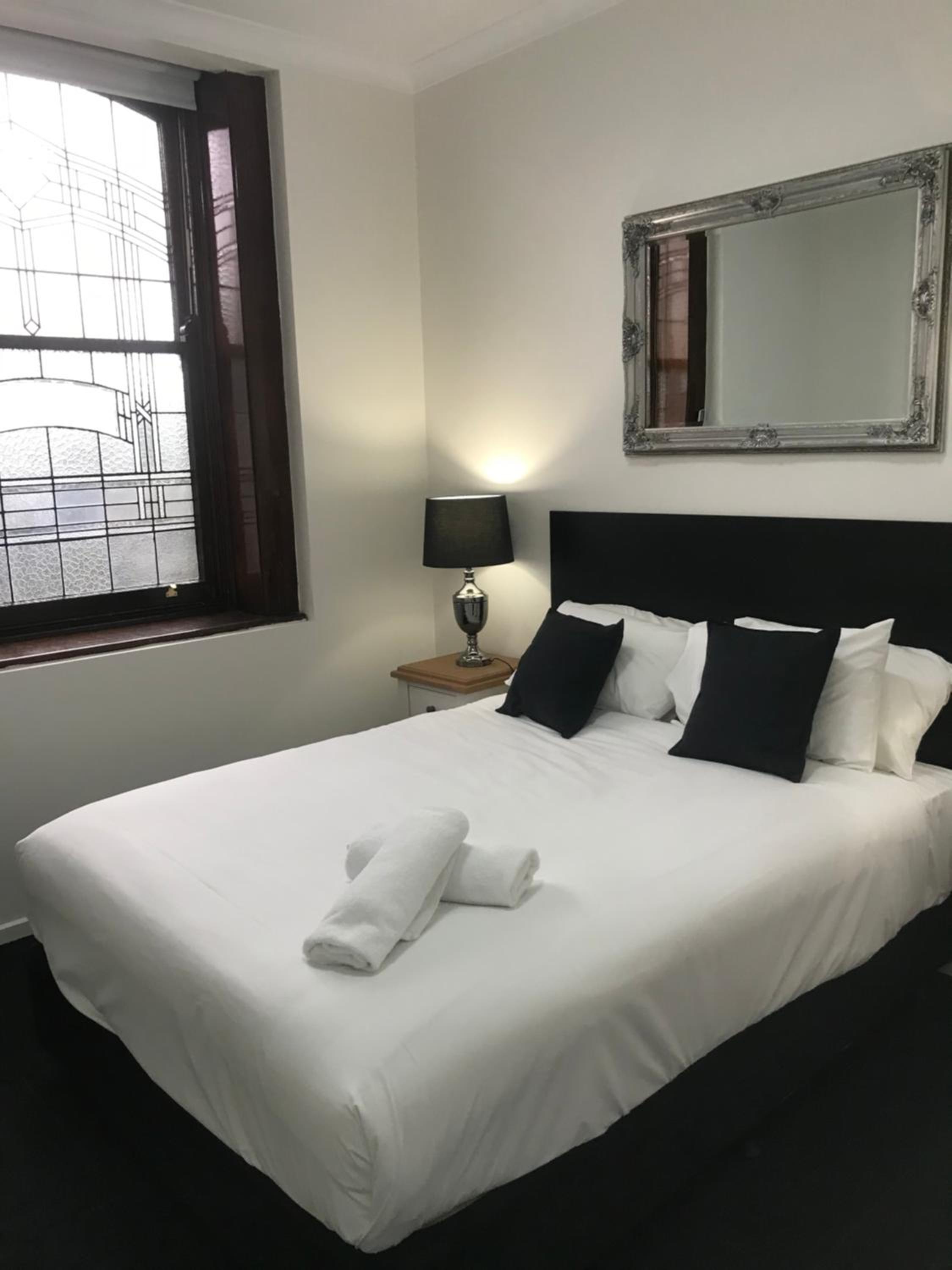 Queen Room photo 1