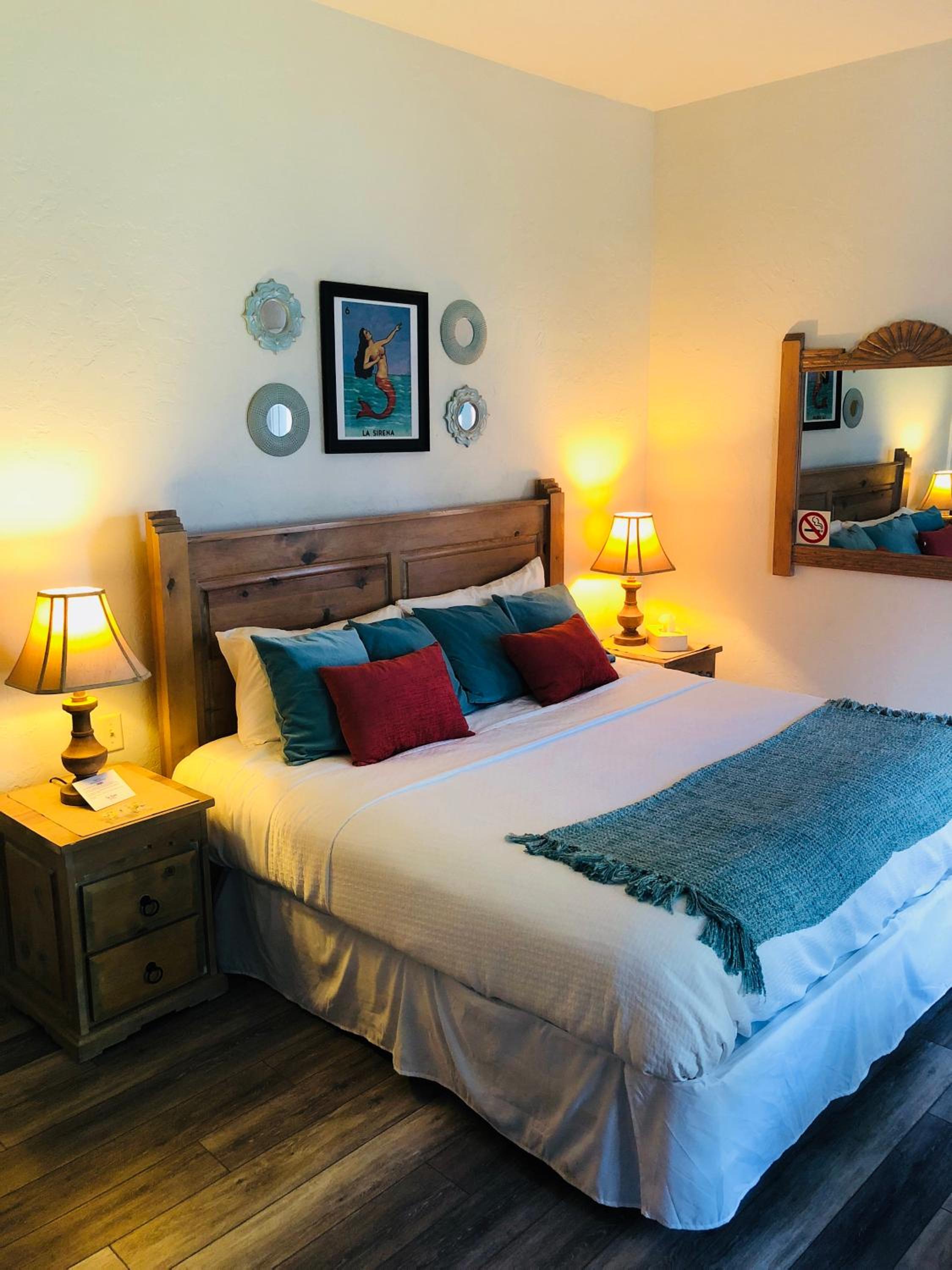 Deluxe King Room - Photo 1